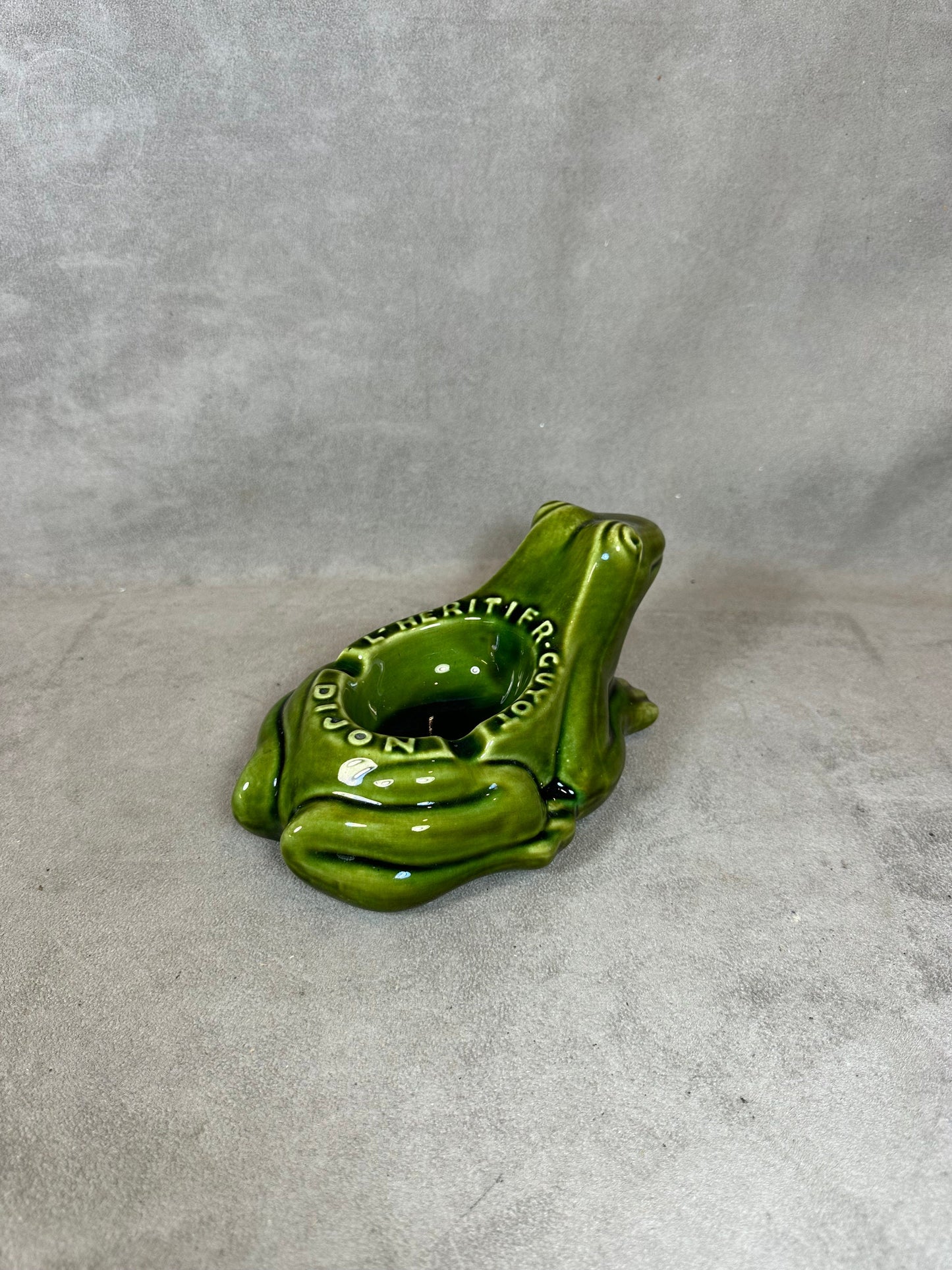 RARE L'Heritier Guyot ashtray in the shape of a frog in vintage green ceramic Made in France