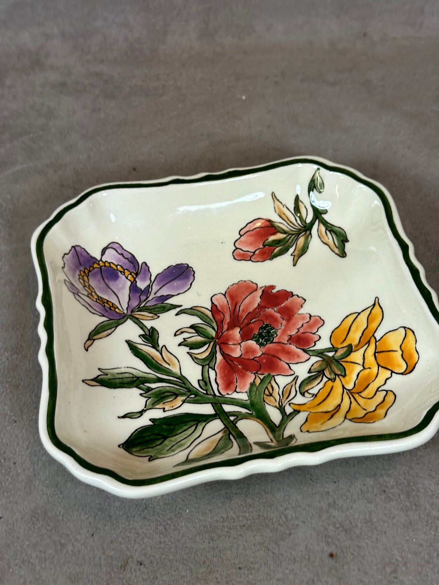 Magnifique vide poche cendrier Gien "Les grandes fleurs de Gien" en faience vintage Made in France