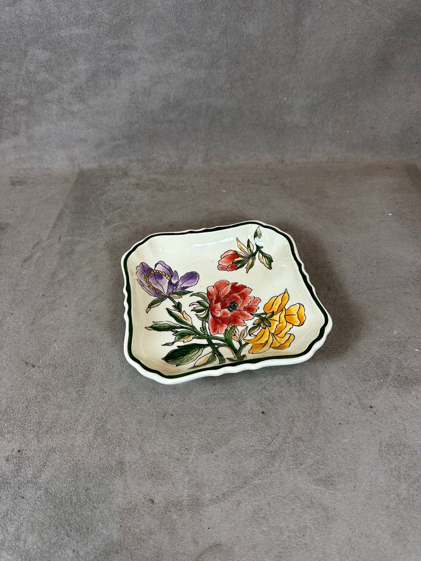 Magnifique vide poche cendrier Gien "Les grandes fleurs de Gien" en faience vintage Made in France