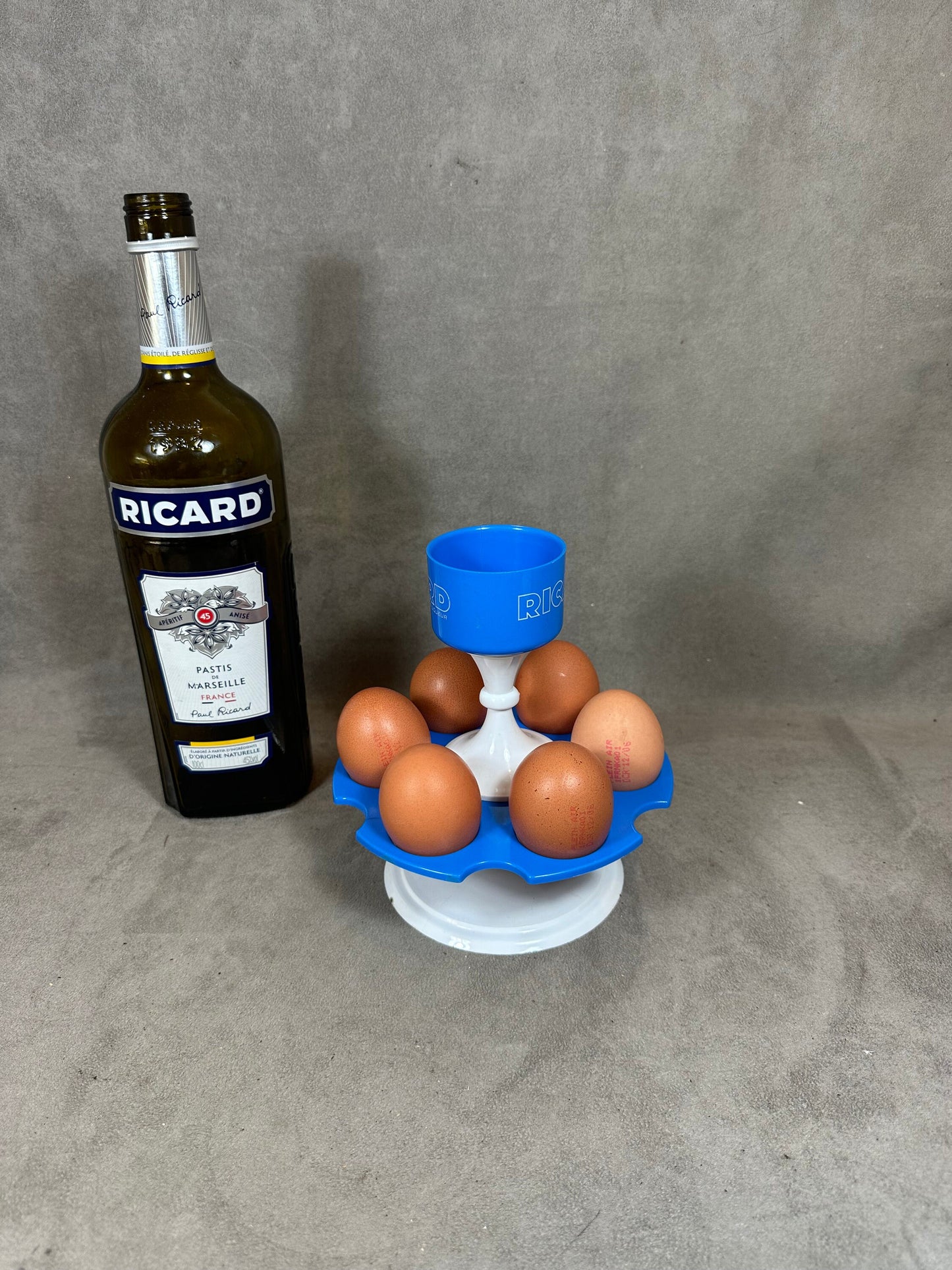 RARE Présentoir RICARD Publicitaire à œufs en Plastique, Ricard Anisette Liqueur, Made in France, Vintage 1980