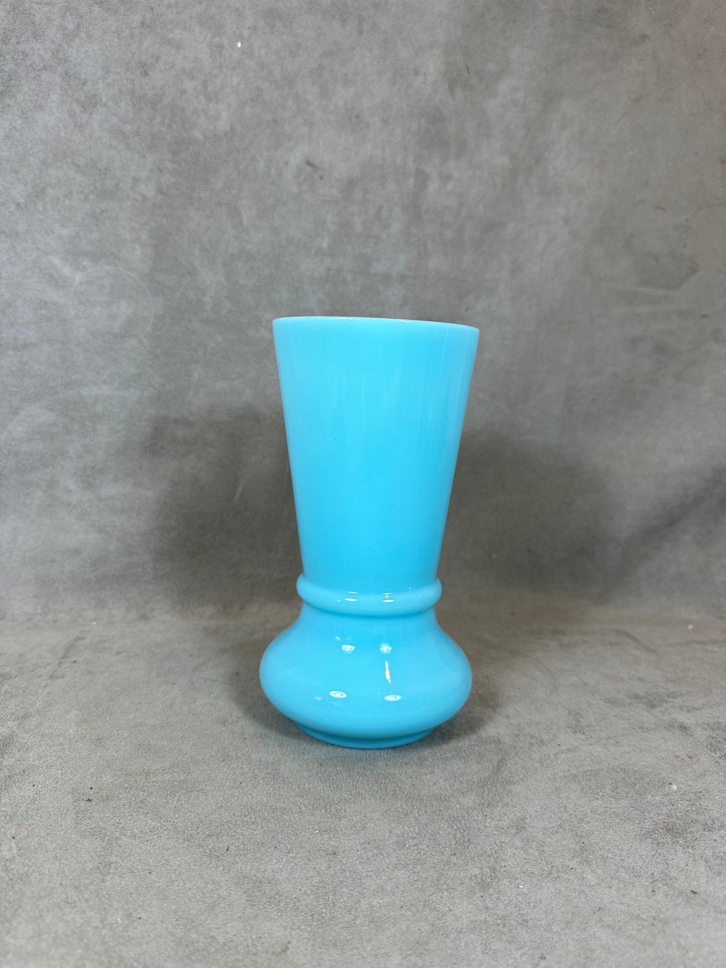 Vase en Opaline Bleue, Vintage Made in France 1970