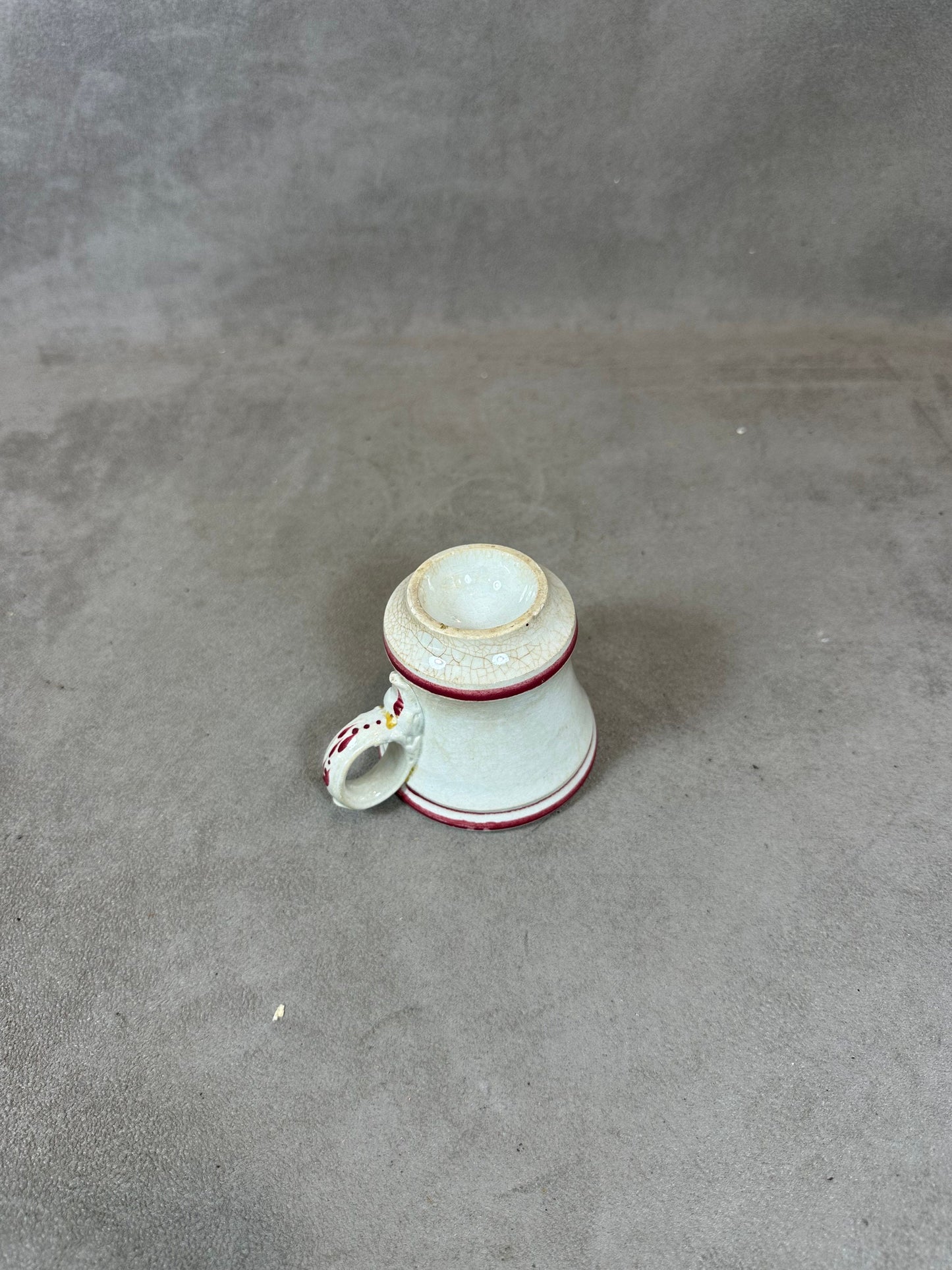Tasse Brulot ancienne en faience blanche et rouge vintage Made in France Années 1920