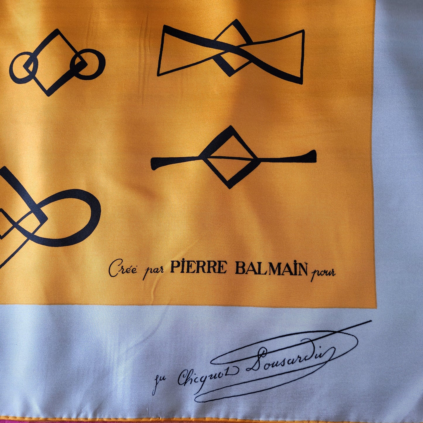 Veuve Clicquot Foulard en soie Pierre Balmain vintage Made in France Années 1970