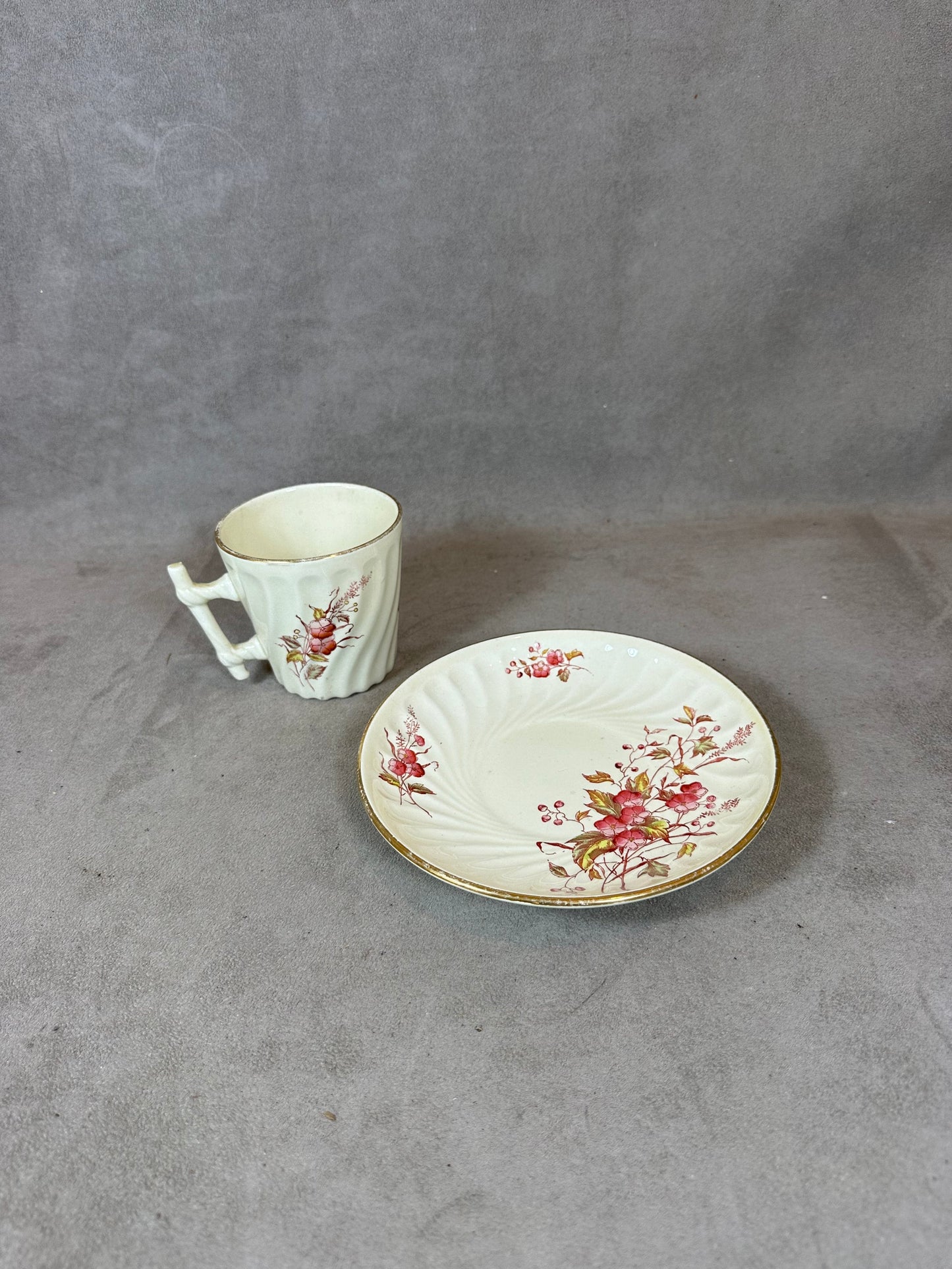 Pretty ceramic coffee mug Société Céramique Maestricht Made in Holland vintage