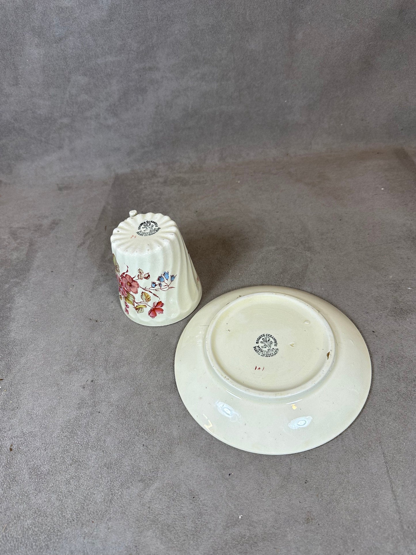 Pretty ceramic coffee mug Société Céramique Maestricht Made in Holland vintage