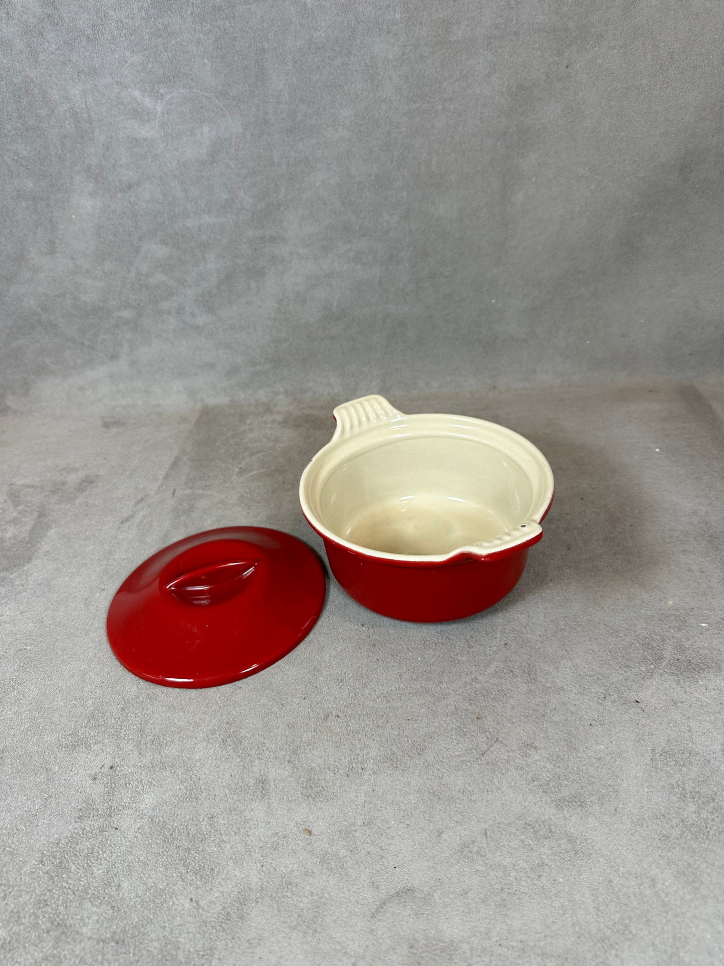 Kleine Vintage-Auflaufform aus rot emailliertem Gusseisen von Le Creuset, hergestellt in Frankreich, 1980er Jahre