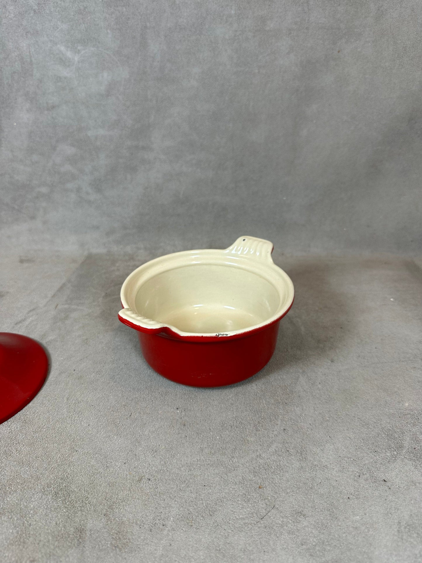 Petite cocotte en fonte émaillée rouge Le Creuset vintage Made in France Années 1980