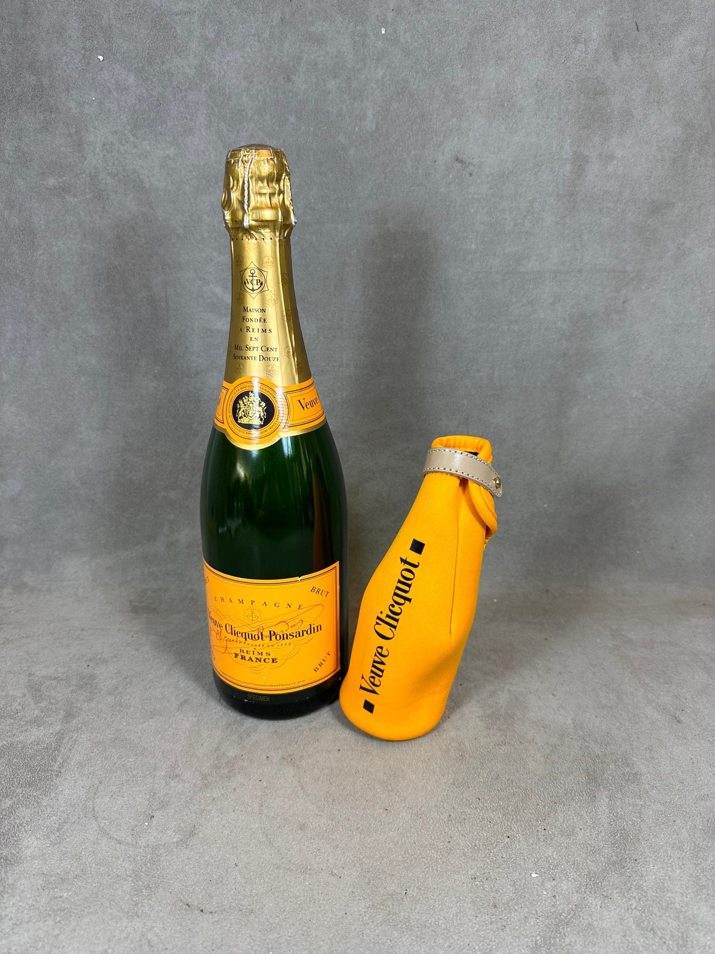 Veuve Clicquot champagne insulated case bottle cooler case orange Veuve Clicquot vintage made in France