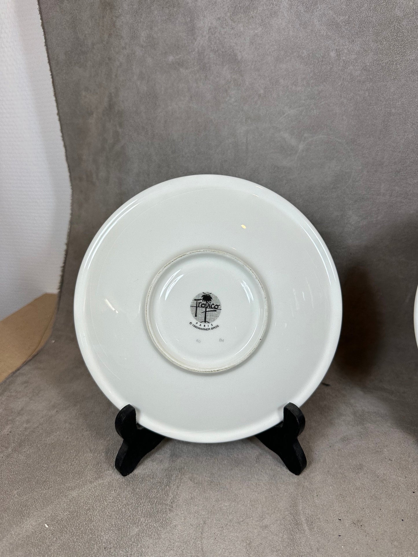 Set of 2 vintage plates Tweety Bird Vintage Looney Tunes Tweety Bird 1990