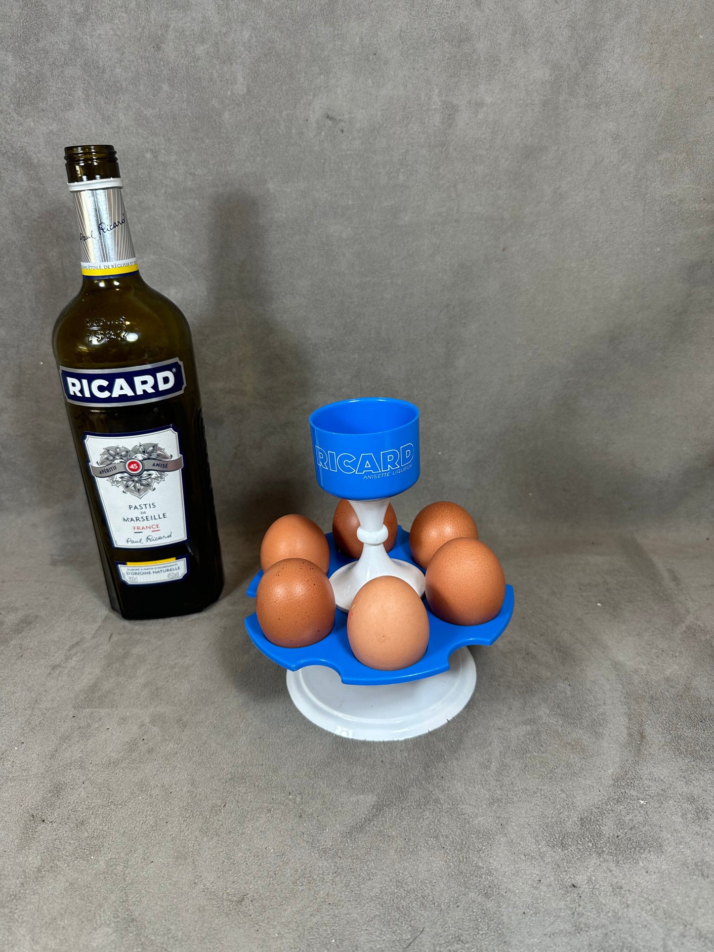 RARE Présentoir RICARD Publicitaire à œufs en Plastique, Ricard Anisette Liqueur, Made in France, Vintage 1980