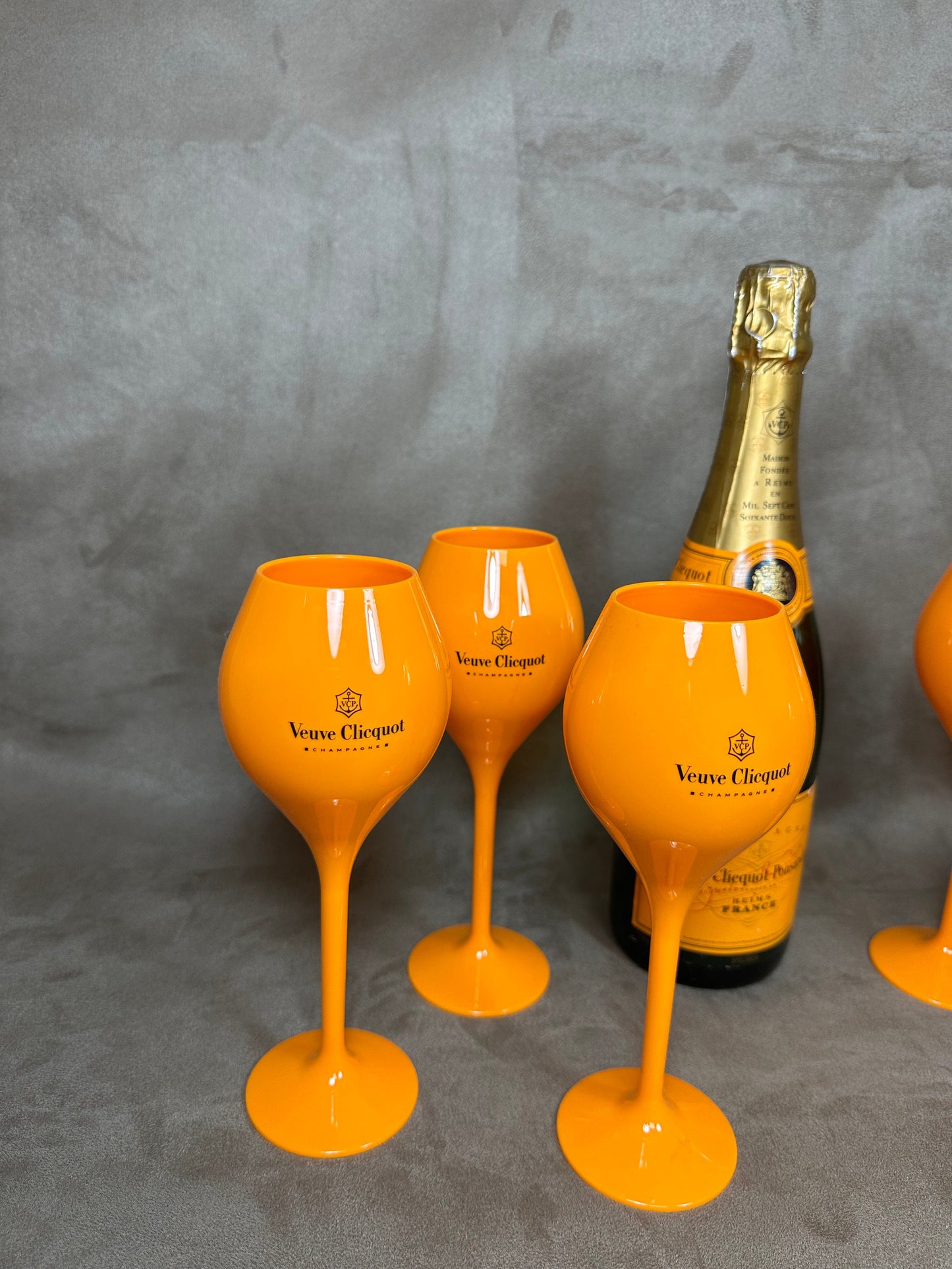 Lot de 6 Flûtes en plexiglass Veuve Clicquot Ponsardin vintage