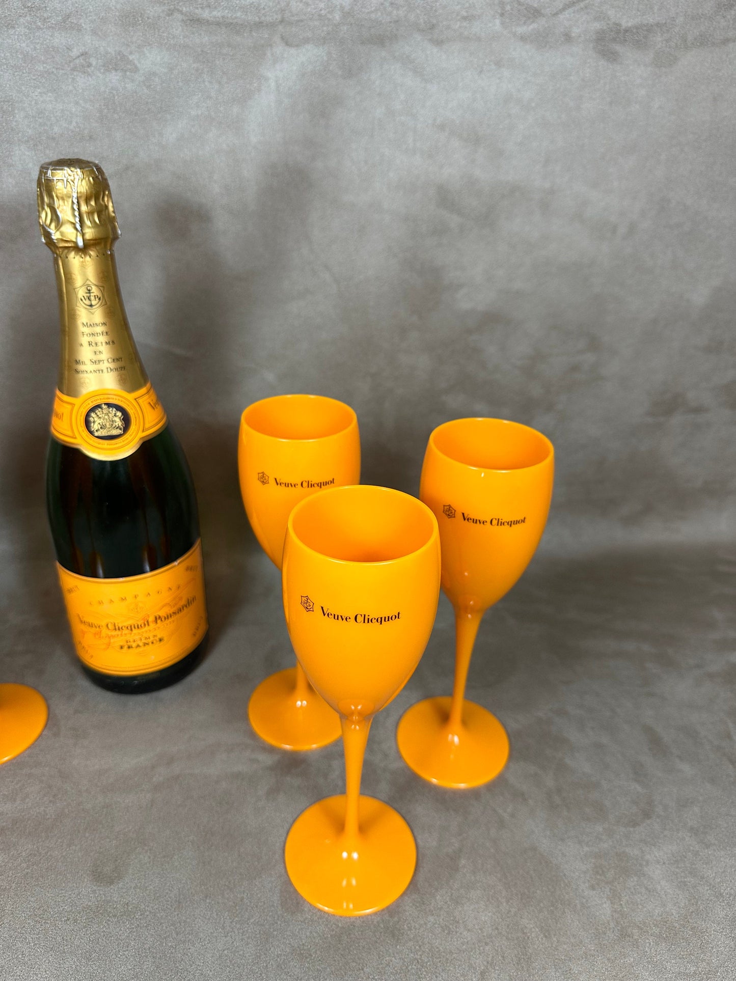 Lot de 6 Flûtes en plexiglass Veuve Clicquot Ponsardin vintage