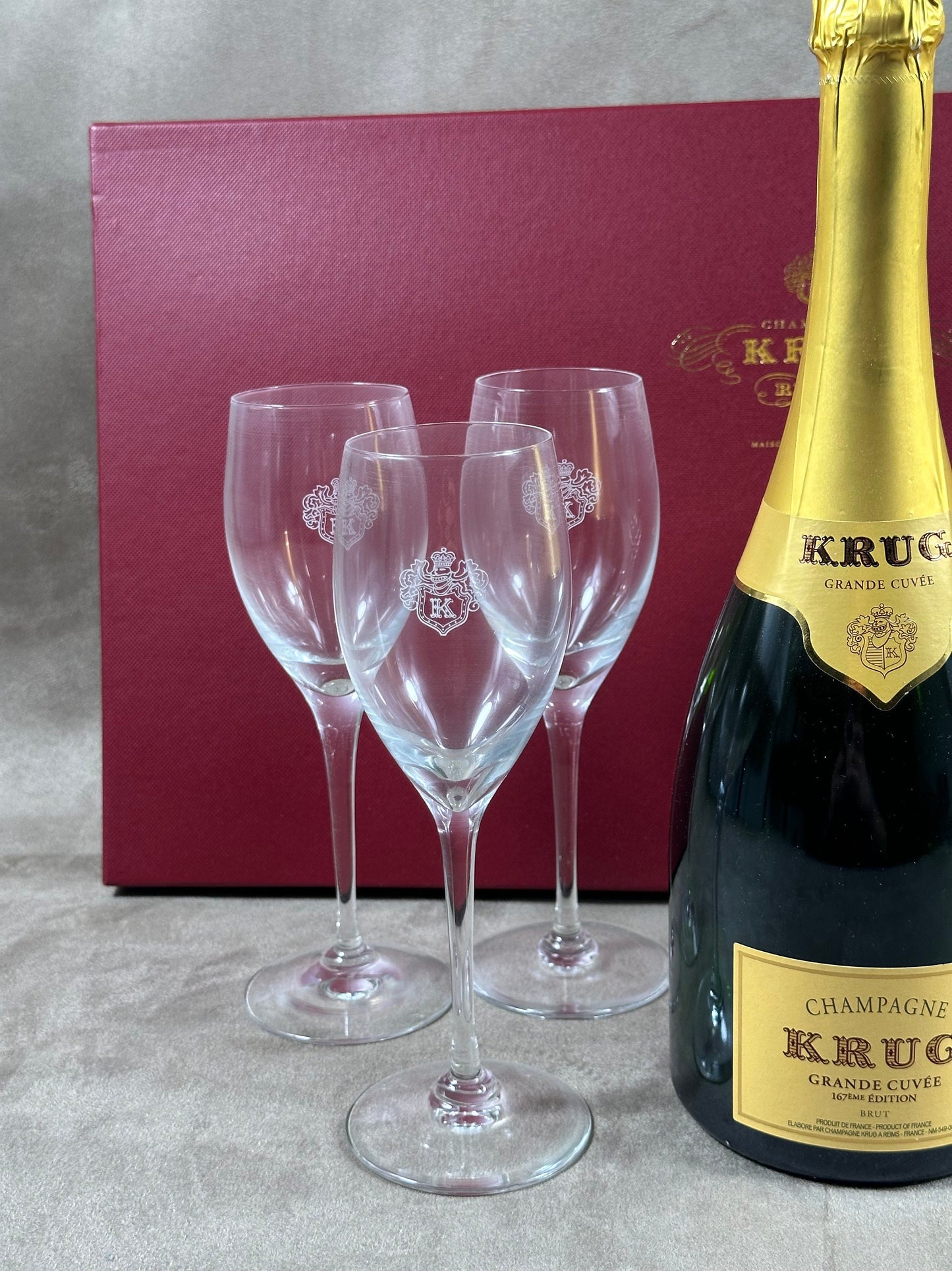 SELTENES Set mit 6 KRUG-Champagnerflöten in ihrer Vintage-Kristallbox