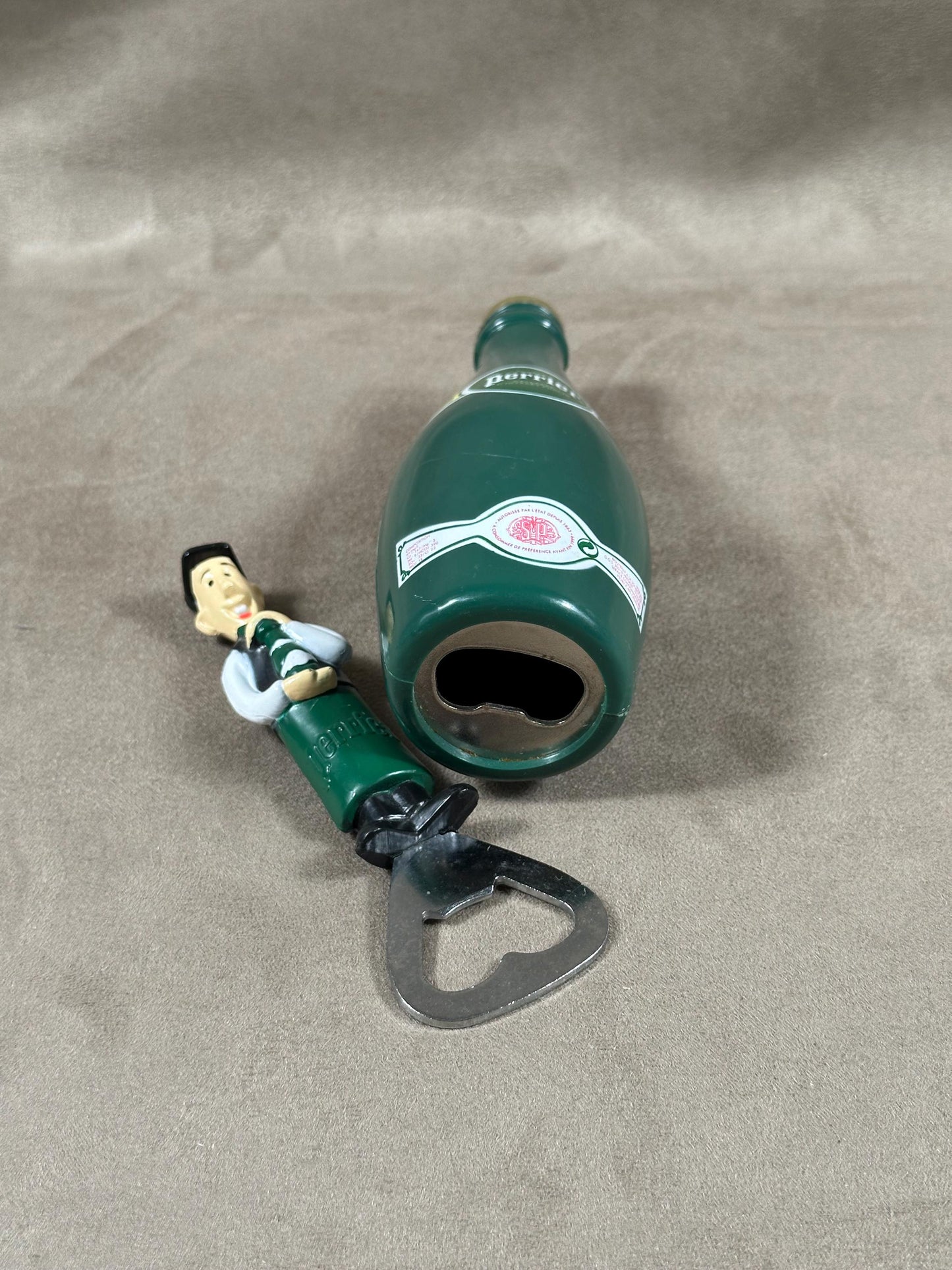 Set of 2 Perrier plastic bottle openers with bottle and waiter decoration Made in France 1980s