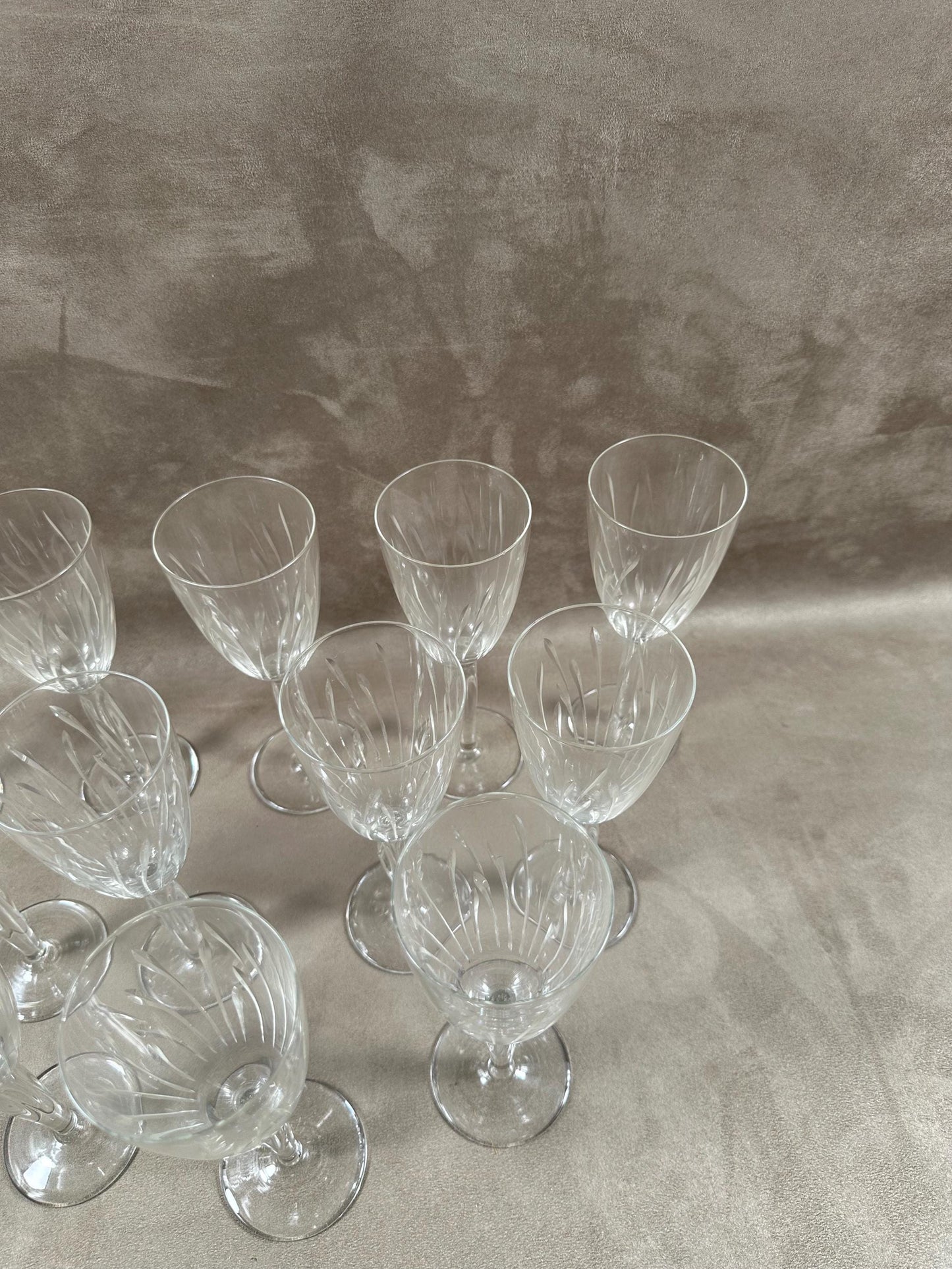 VERY RARE Magnificent set of 12 DAUM crystal glasses, vintage Suroy model with original box Made in France 1960s