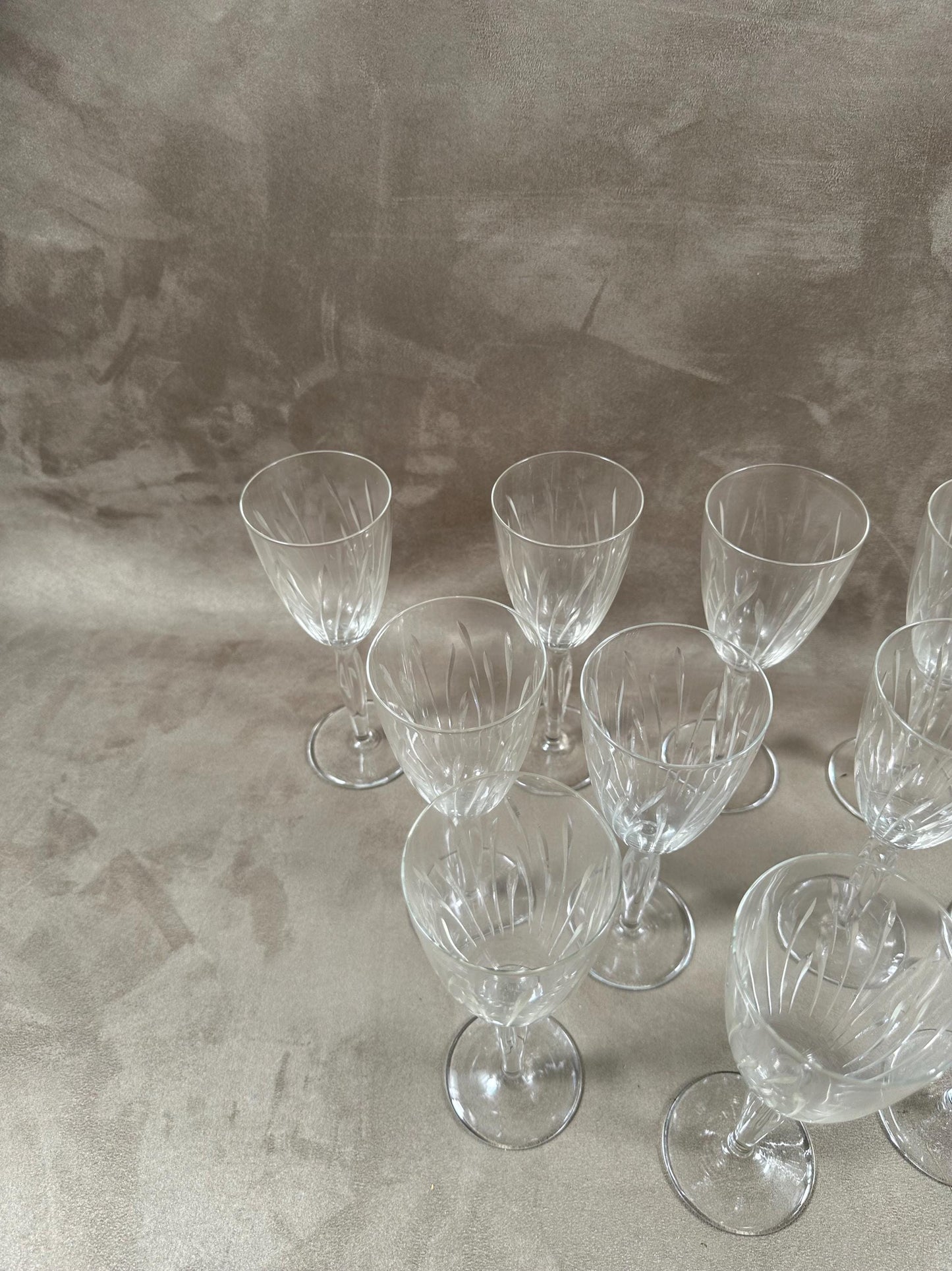 VERY RARE Magnificent set of 12 DAUM crystal glasses, vintage Suroy model with original box Made in France 1960s