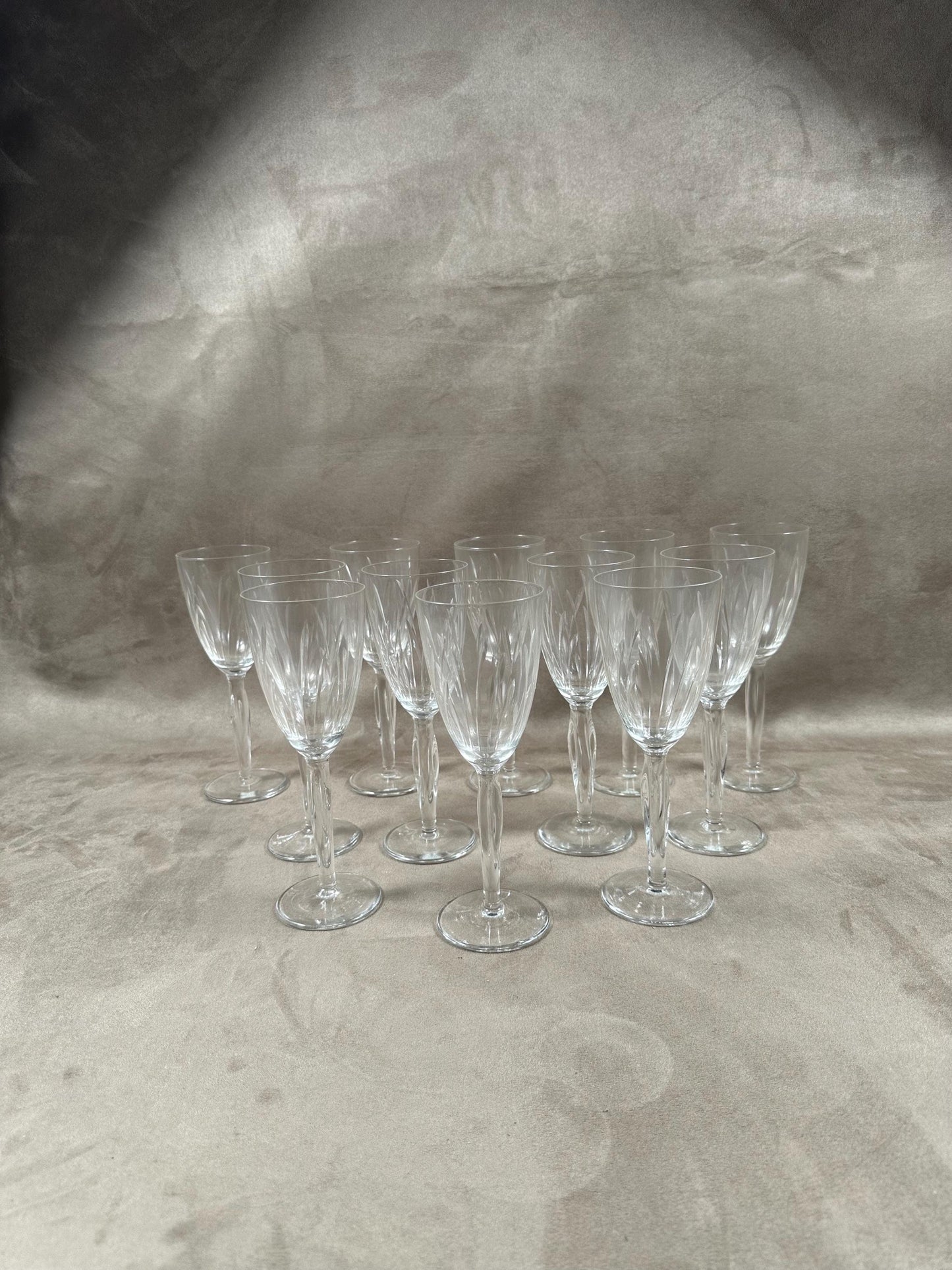 VERY RARE Magnificent set of 12 DAUM crystal glasses, vintage Suroy model with original box Made in France 1960s