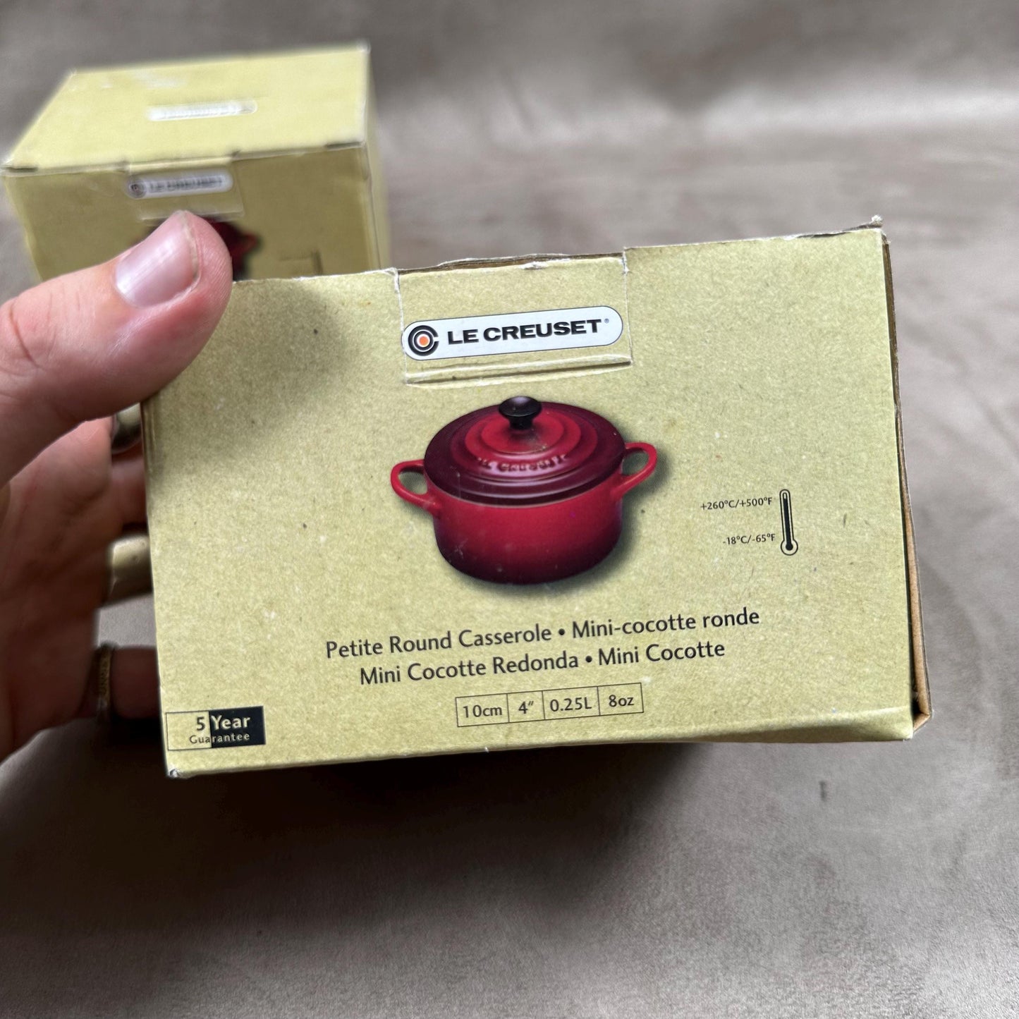 Set mit 2 Mini-Töpfen aus roter und schwarzer Terrakotta von Le Creuset. Hergestellt in Frankreich.