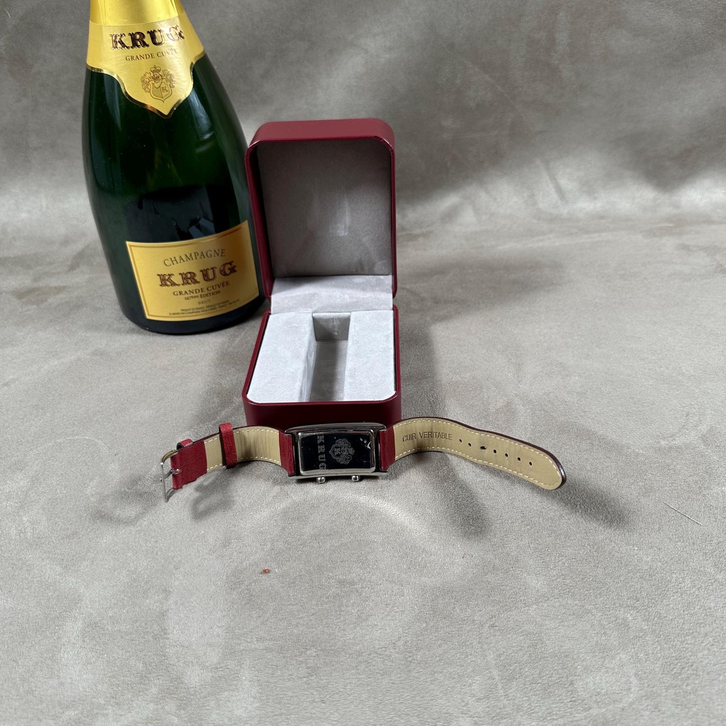 RARE Montre champagne Krug à double fuseau et cadran bracelet cuir bordeaux dans son écrin 1990