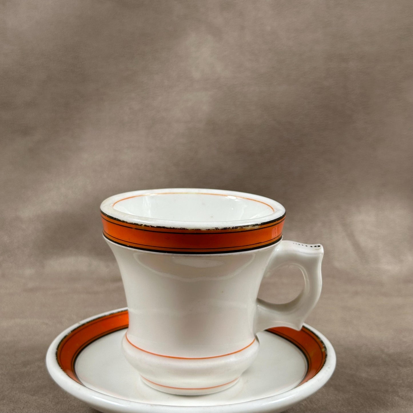Tasse Brulot ancienne en faience blanche et orange vintage Made in France Années 1920