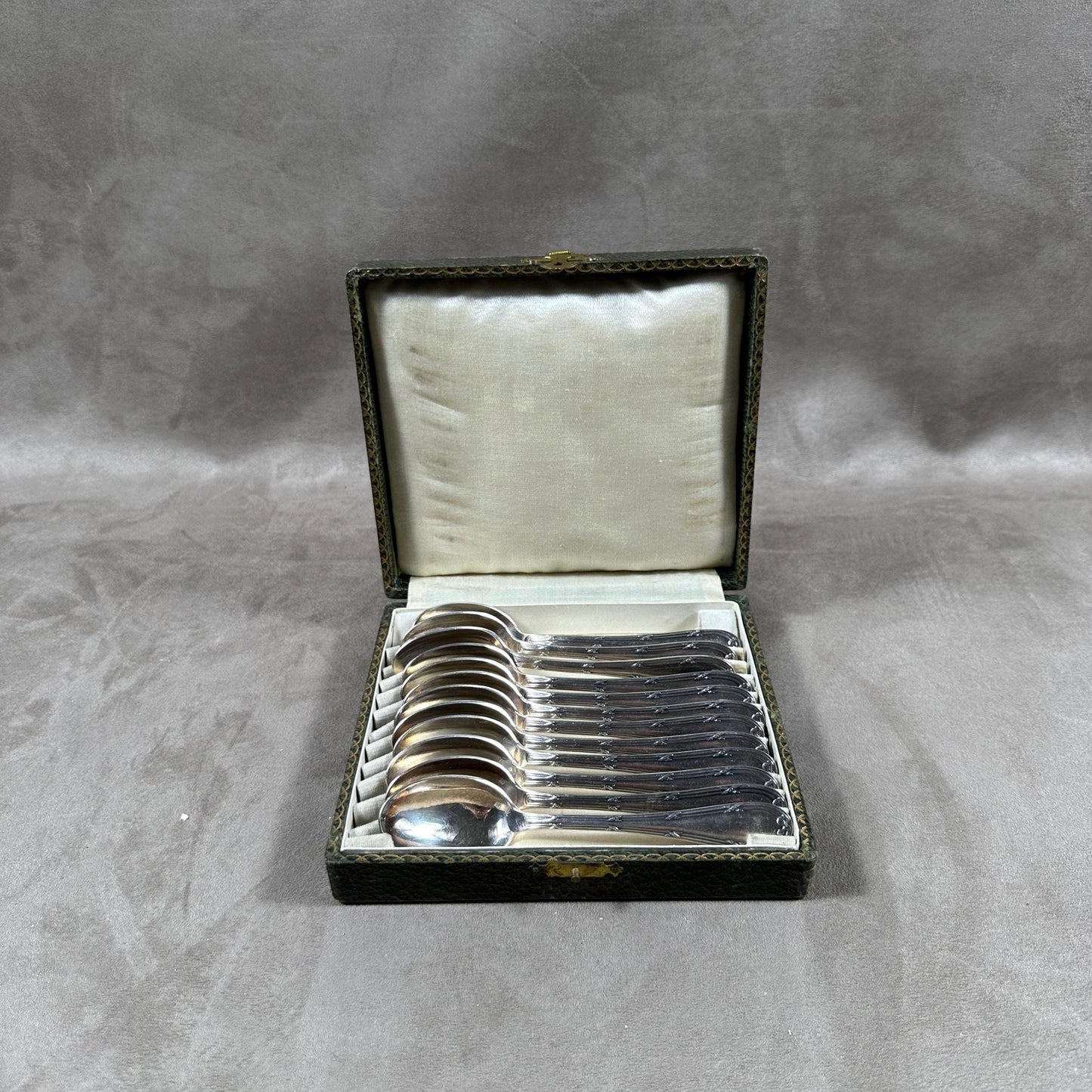 RARE Set of 12 small FRIONNET FRANCOIS spoons in silver-plated metal with ribbon decoration in a box Made in France