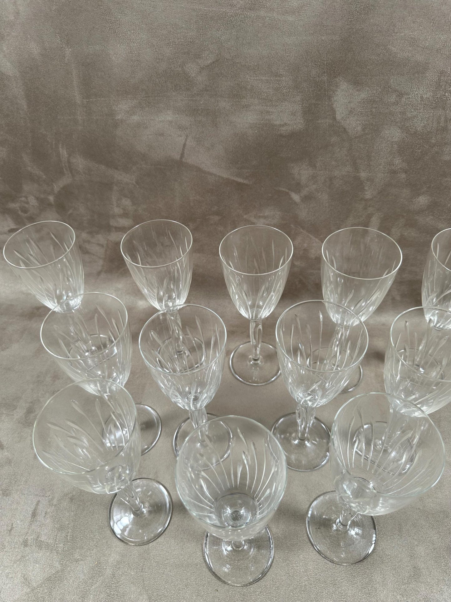 VERY RARE Magnificent set of 12 DAUM crystal glasses, vintage Suroy model with original box Made in France 1960s