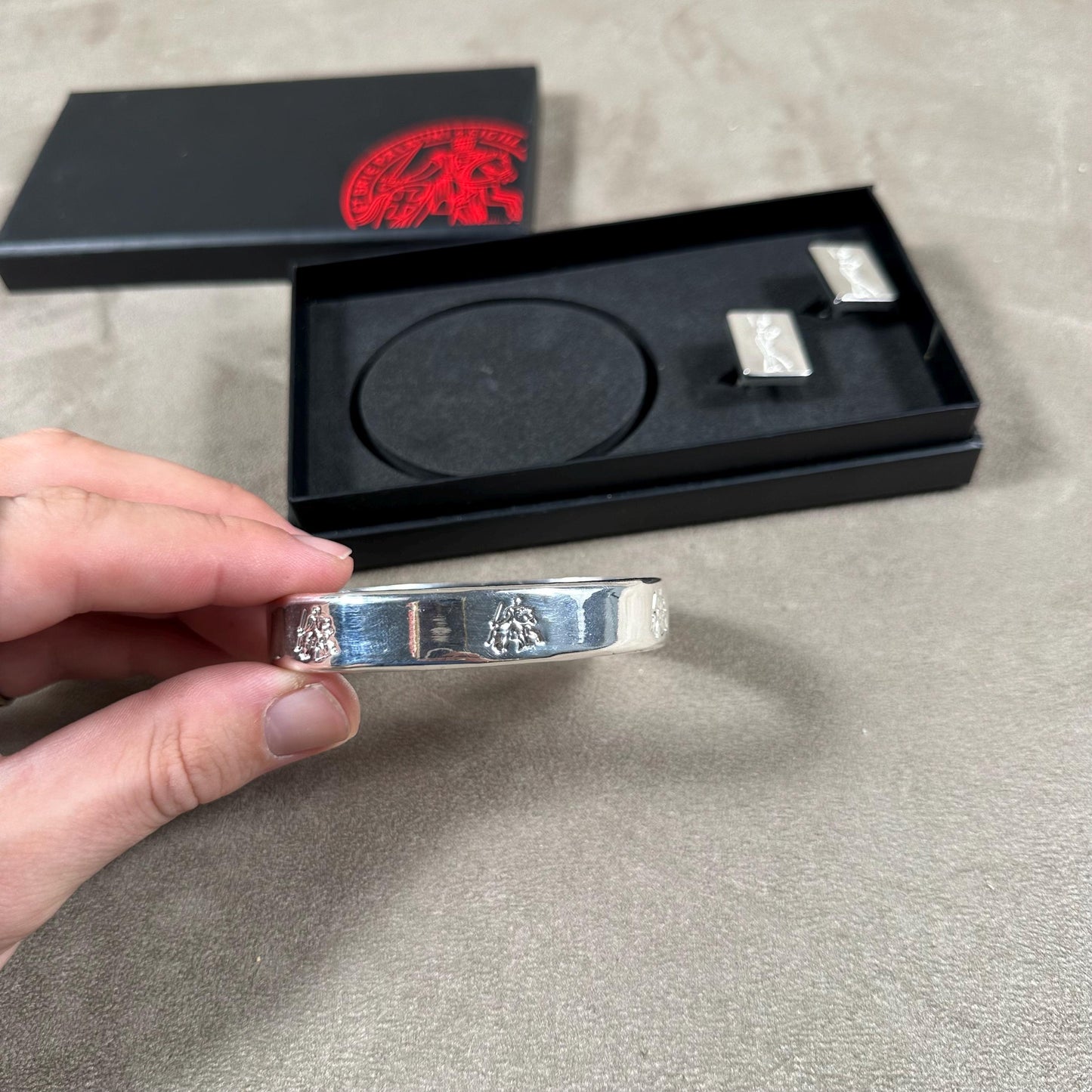 Set Champagne Taittinger paire de Bouton de manchette et bracelet en acier en écrin Made in France