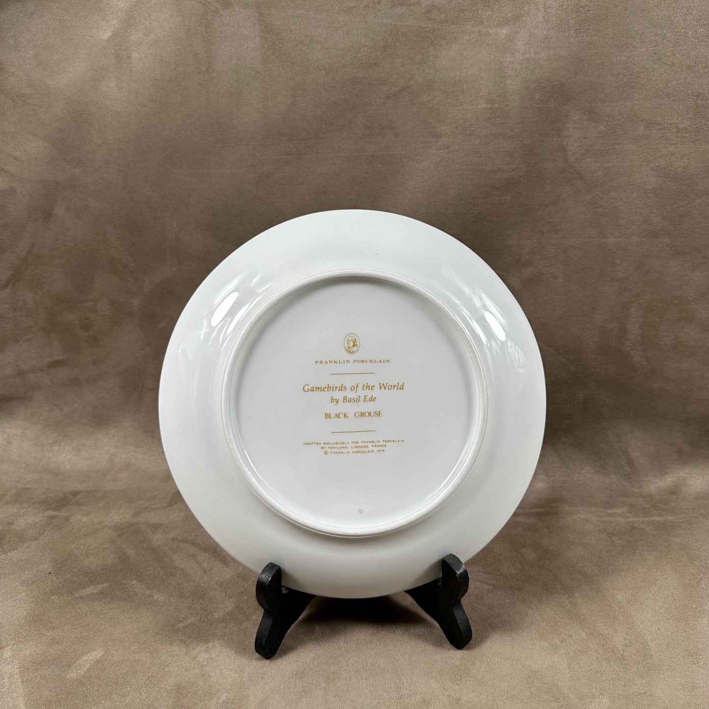 Beautiful decorative plate "Gamebird of the World" by Basil Ede made by Haviland in Limoges porcelain for Franklin Porcelain 1979