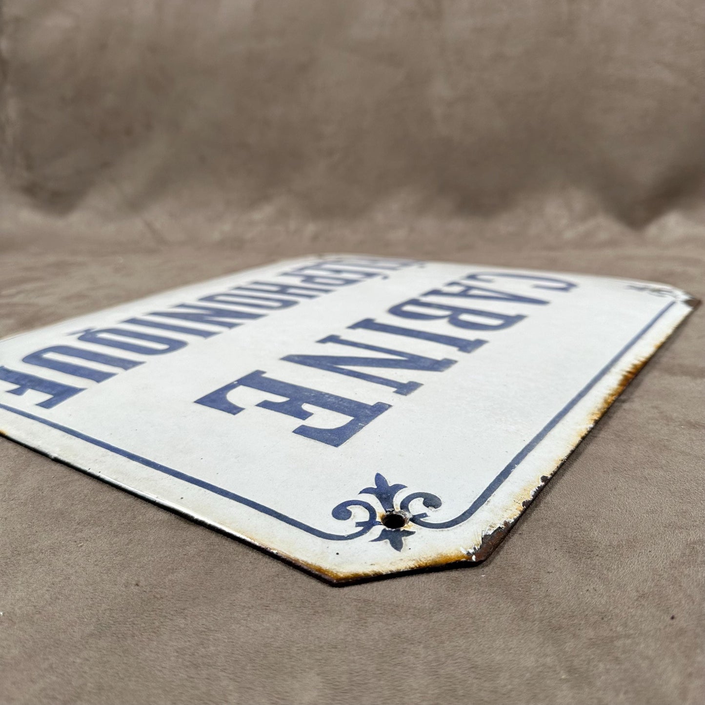 RARE Plaque émaillée " Cabine Téléphonique" vintage en tôle émaillée blanche et bleue . Made in France 1900