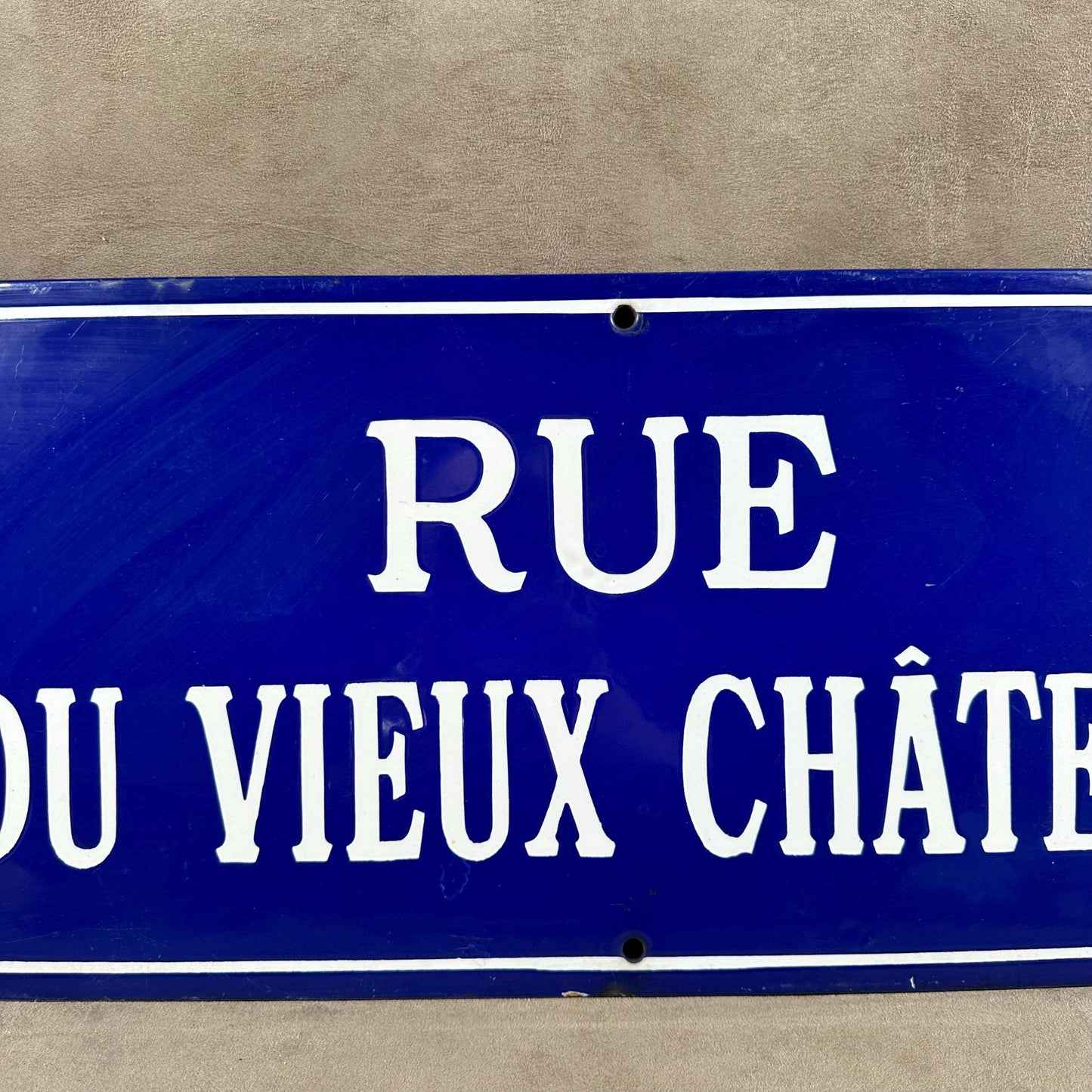 VERY RARE Plaque de rue de ville française " Rue du Vieux Château " vintage en tôle émaillée bleue . Made in France 1900