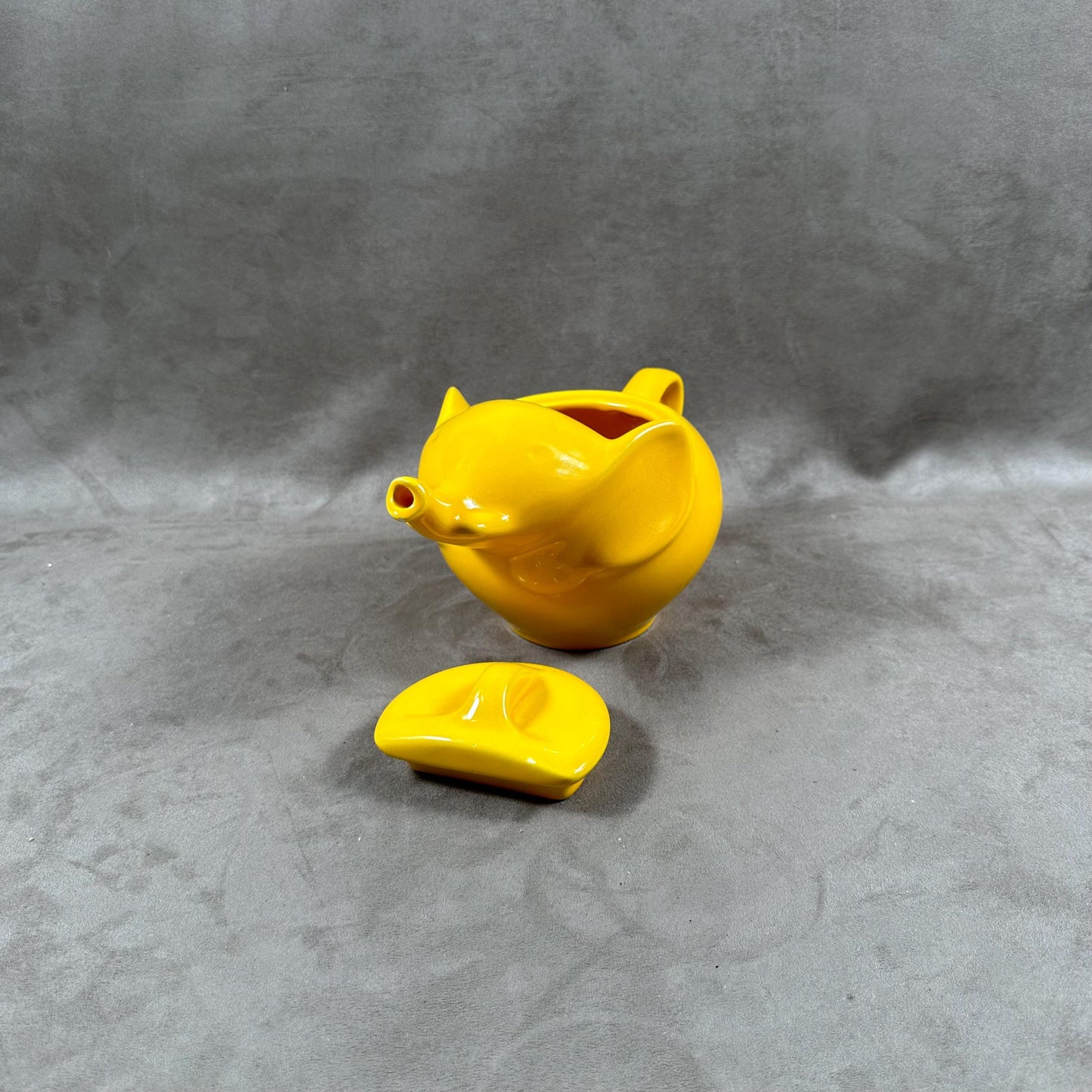 Théière en céramique jaune en forme d'éléphant Made in France