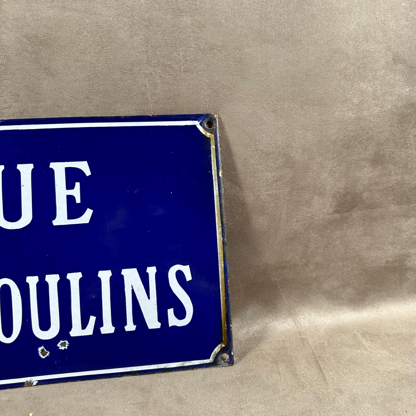 VERY RARE Plaque de rue de ville française " Rue des Moulins" vintage en tôle émaillée bleue . Made in France 1900