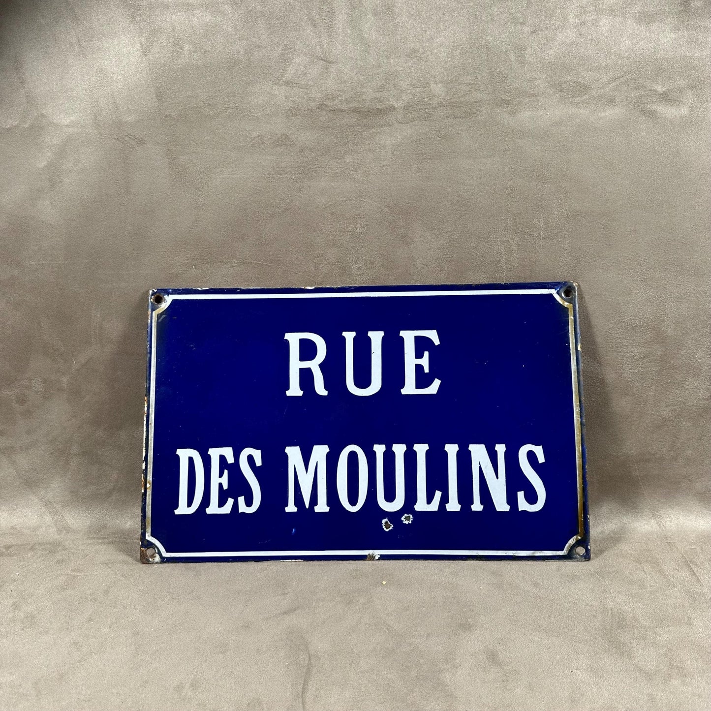 VERY RARE Plaque de rue de ville française " Rue des Moulins" vintage en tôle émaillée bleue . Made in France 1900