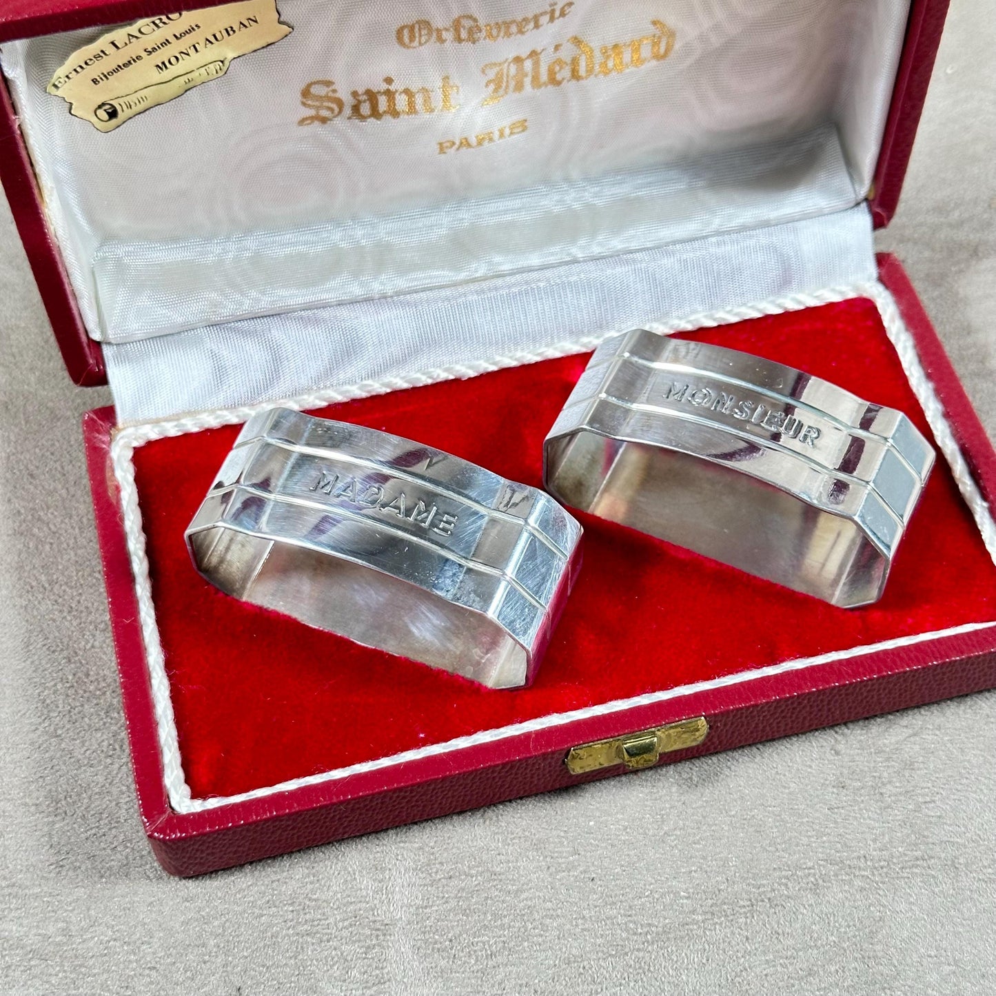 Set of 2 Saint Medard napkin rings in silver metal Monsieur Madame vintage couple romantic wedding gift 1900