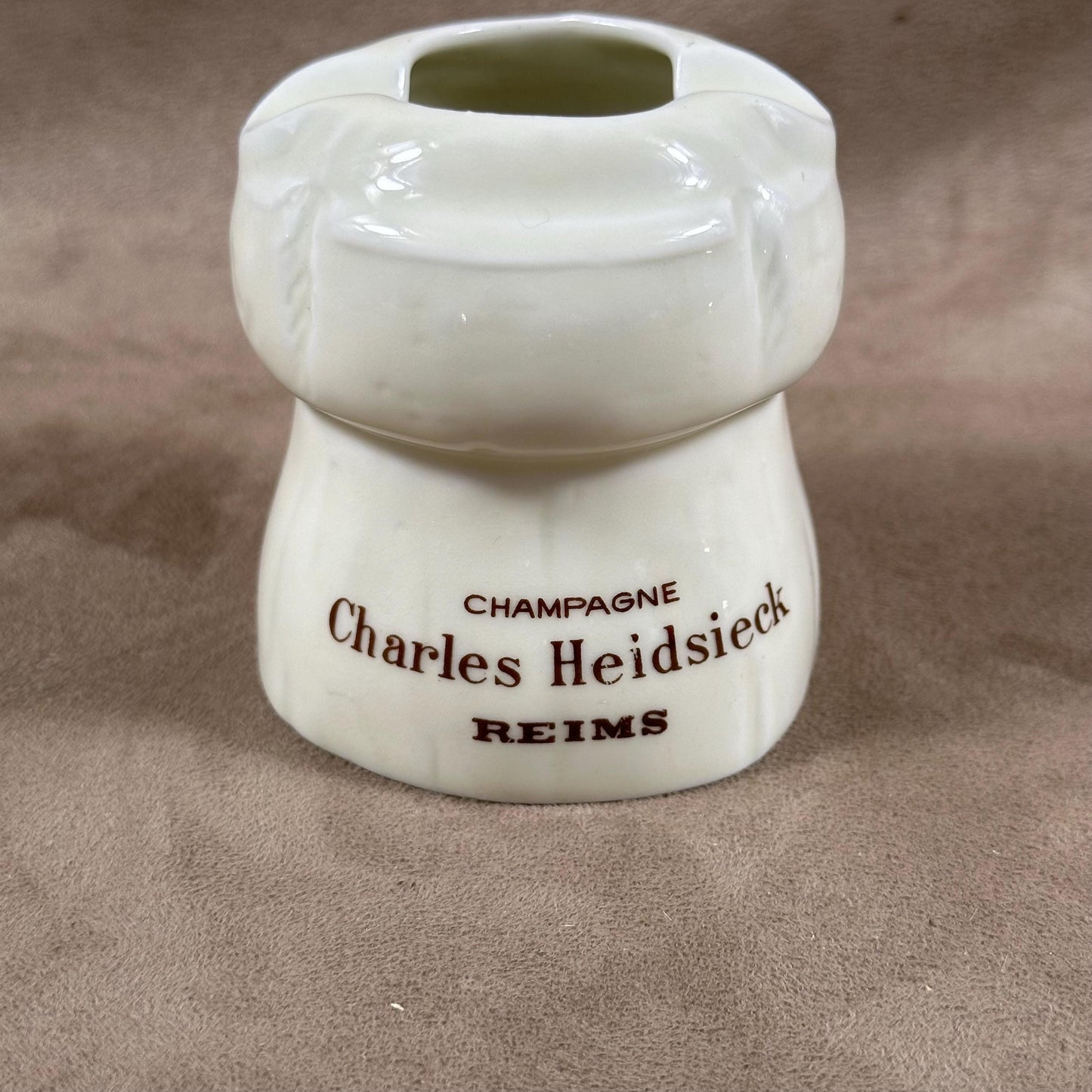 Charles Heidsieck Cendrier en forme de bouchon de champagne vintage Charles Heidsieck en céramique Années 1950