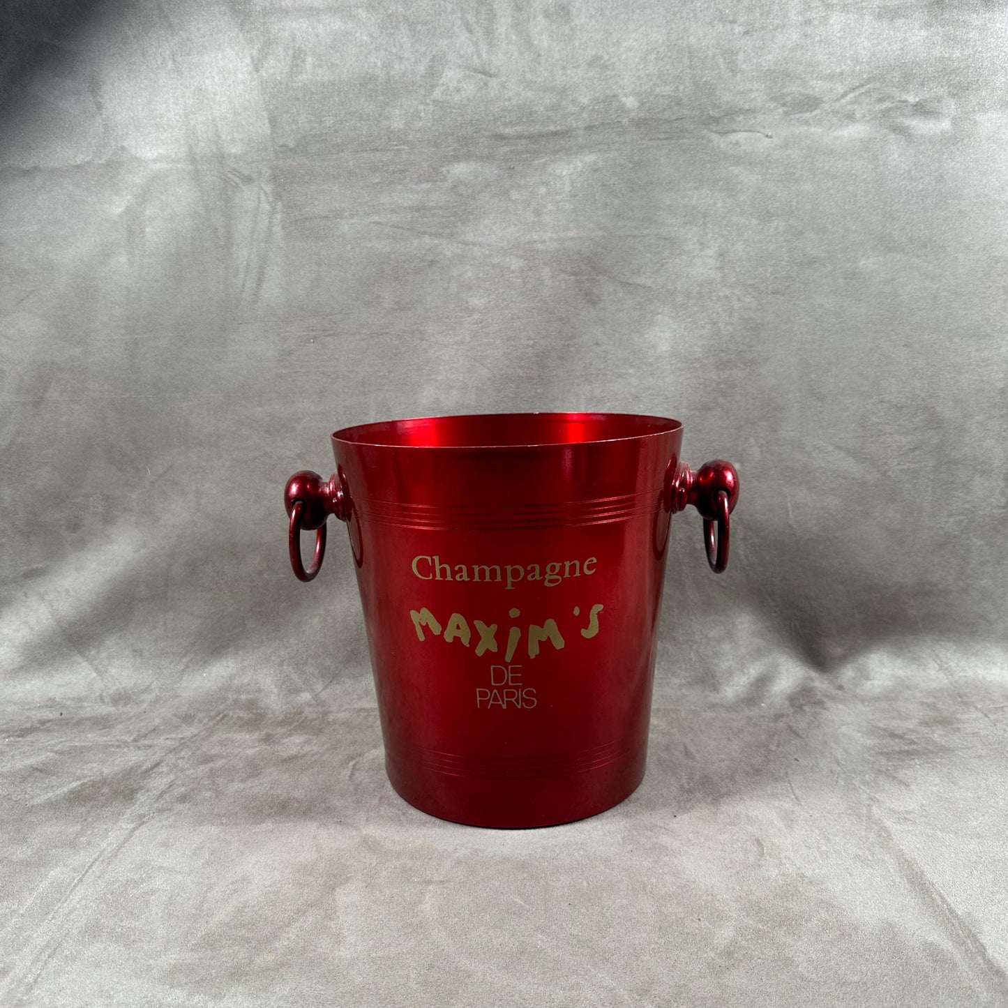 Seau à Champagne en aluminium émaillé rouge Maxim's de Paris Années 1970