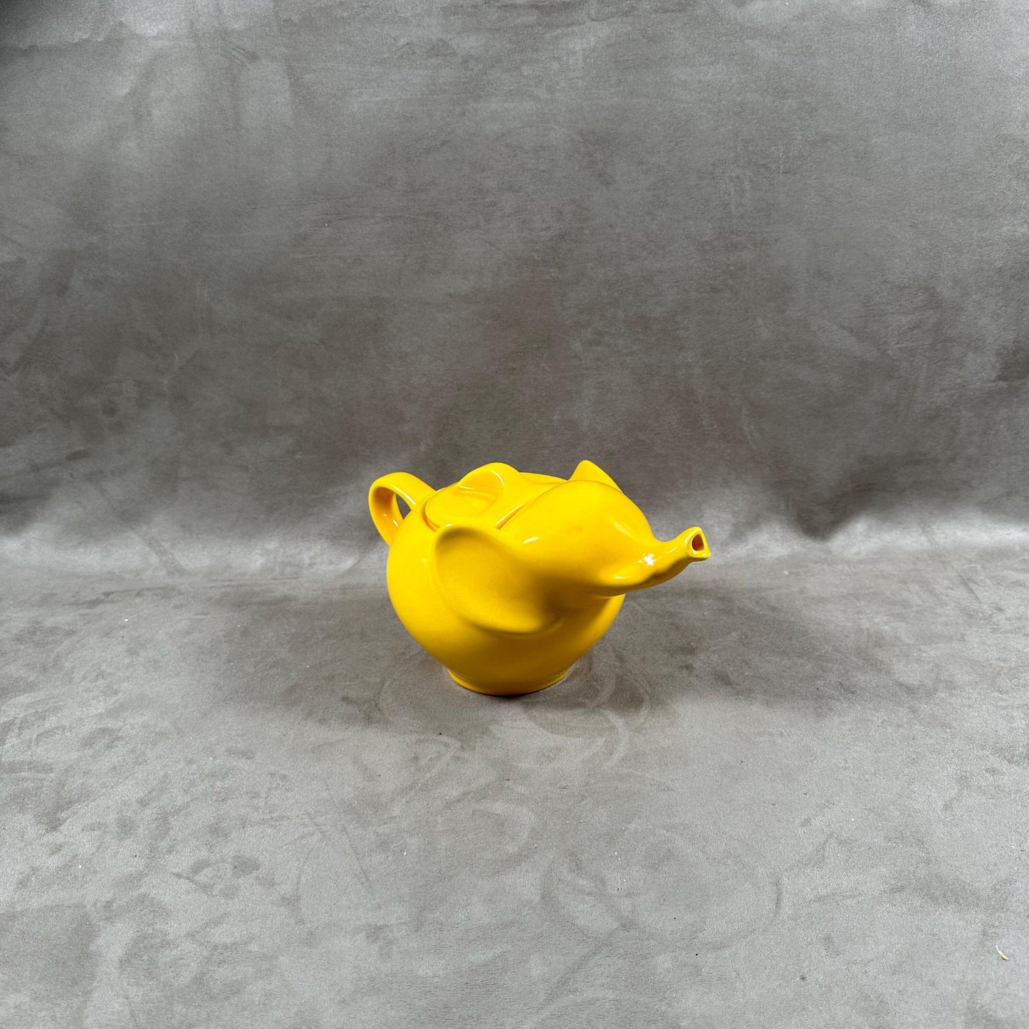 Théière en céramique jaune en forme d'éléphant Made in France