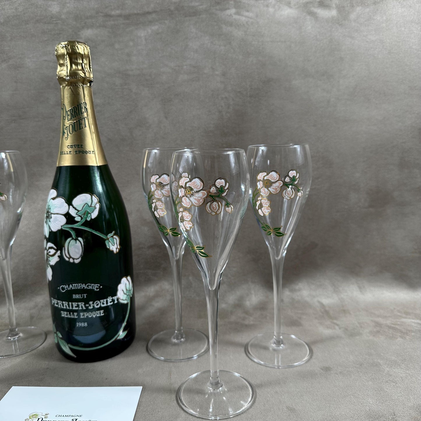 SELTENES Lot von 6 Perrier-Jouet Belle Epoque Glasflöten handbemalt mit Anemonen-Dekor von Emile Gallé Perrier-Jouët 1970er Jahre