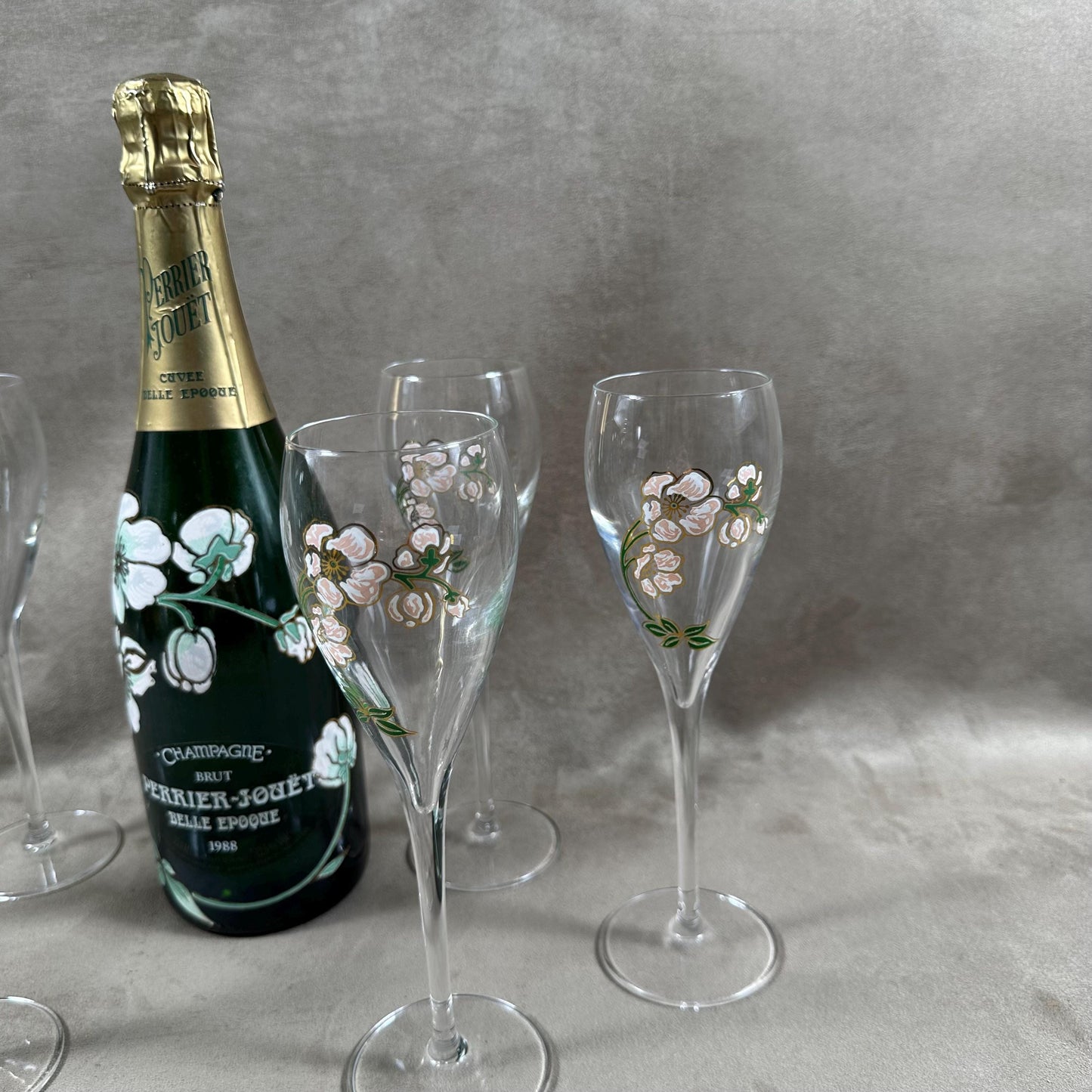 SELTENES Lot von 6 Perrier-Jouet Belle Epoque Glasflöten handbemalt mit Anemonen-Dekor von Emile Gallé Perrier-Jouët 1970er Jahre