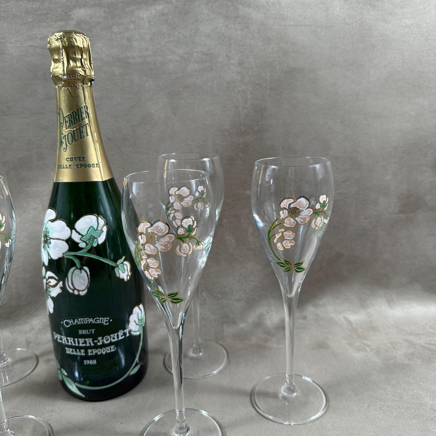 SELTENES Lot von 6 Perrier-Jouet Belle Epoque Glasflöten handbemalt mit Anemonen-Dekor von Emile Gallé Perrier-Jouët 1970er Jahre