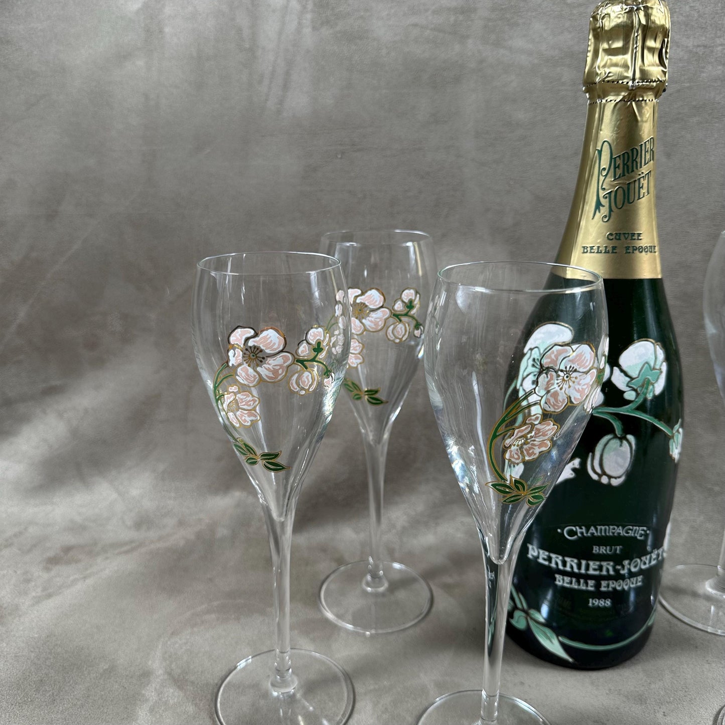 SELTENES Lot von 6 Perrier-Jouet Belle Epoque Glasflöten handbemalt mit Anemonen-Dekor von Emile Gallé Perrier-Jouët 1970er Jahre