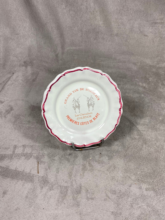 Advertising Empty Pocket Ashtray in Earthenware, Les Chevaliers d'Alienor Grand Vin de Bordeaux, Made in France, Vintage 1980