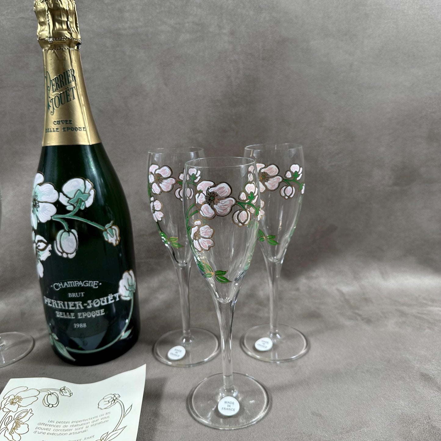 RARE Lot de 6 flutes Perrier-Jouet en verre Belle Epoque peintes à la main au décor d'anémone par Emile Gallé Perrier-Jouët Années 1990