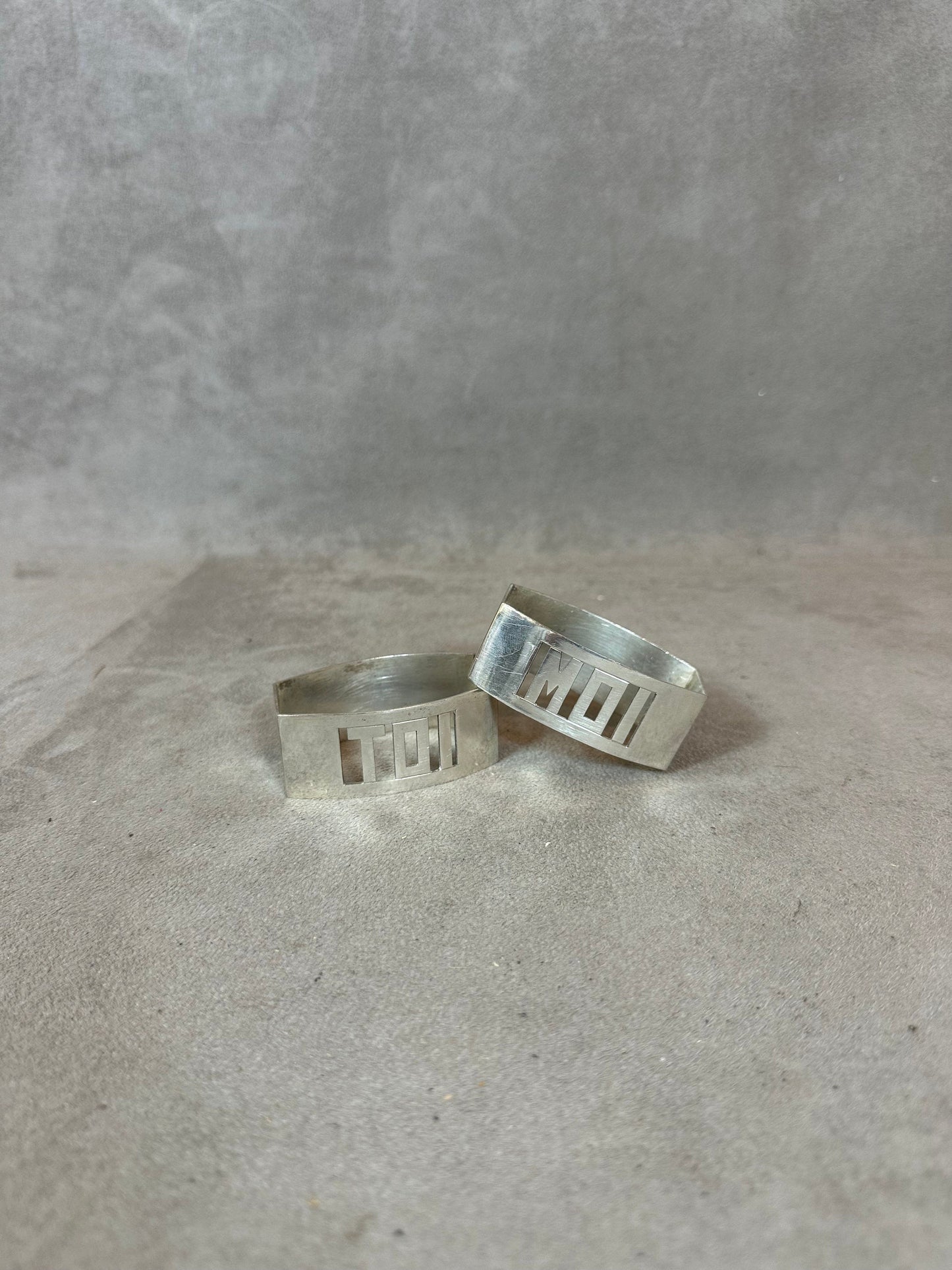 Set of 2 silver metal napkin rings Toi Moi vintage couple romantic wedding gift 1900