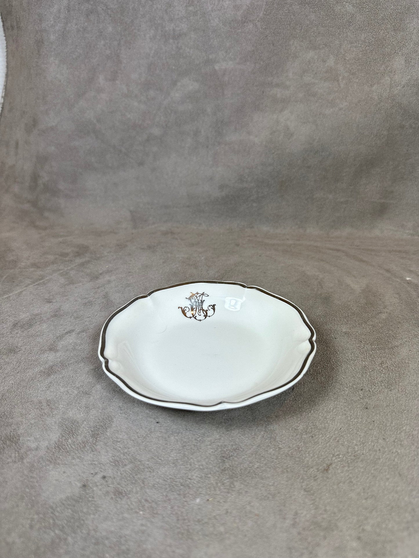 Cendrier Vide Poche en Porcelaine par Raflin Limoges, Monogramme MT, Made in France, Vintage 1980