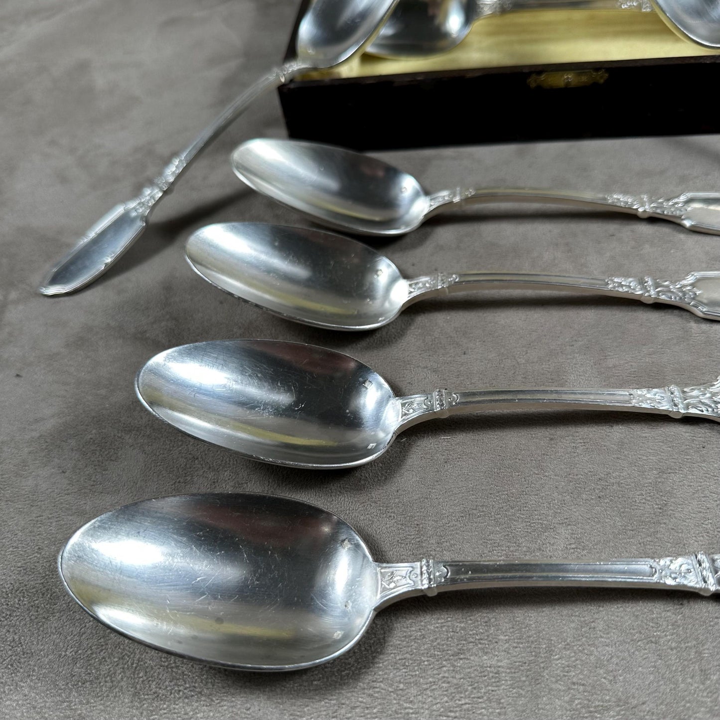 RARE Set of 12 magnificent Ravinet et Compagnie soup spoons in silver plated metal in box Made in France 1912