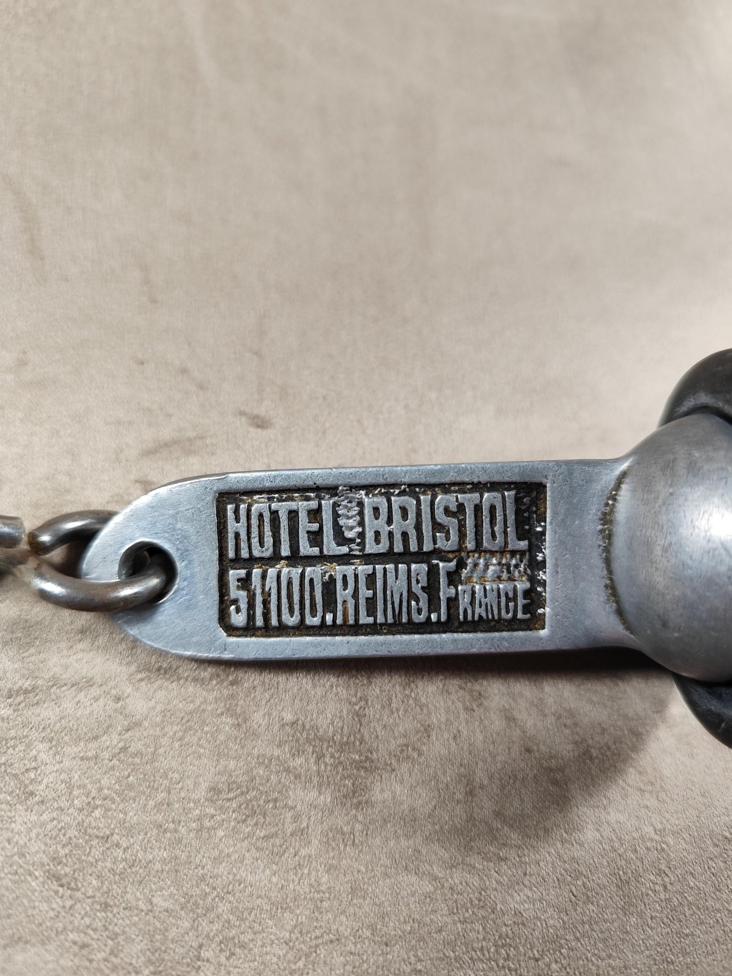 RARE Porte clés en Métal, Hôtel Bristol Reims Champagne, Chambre #17, Made in France, Vintage 1970
