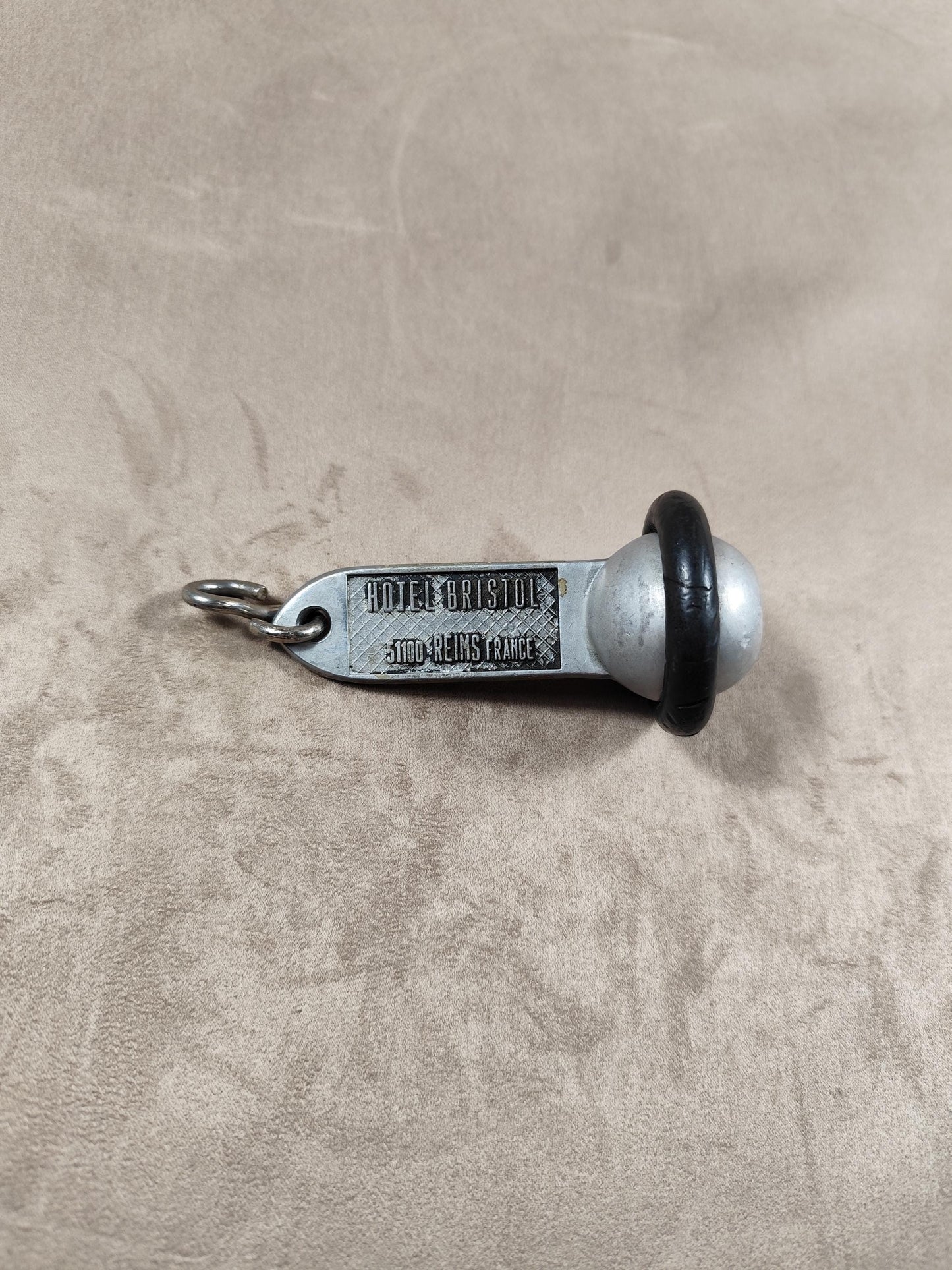RARE Porte clés en Métal, Hôtel Bristol Reims Champagne, Made in France, Vintage 1970