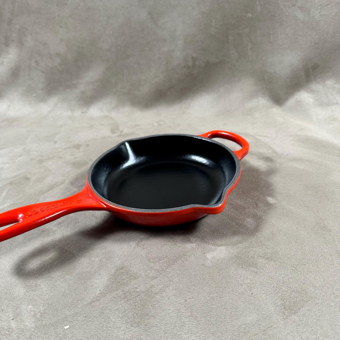 Skillet Le Creuset en fonte émaillée rouge avec poignée vintage made in France Taille 16