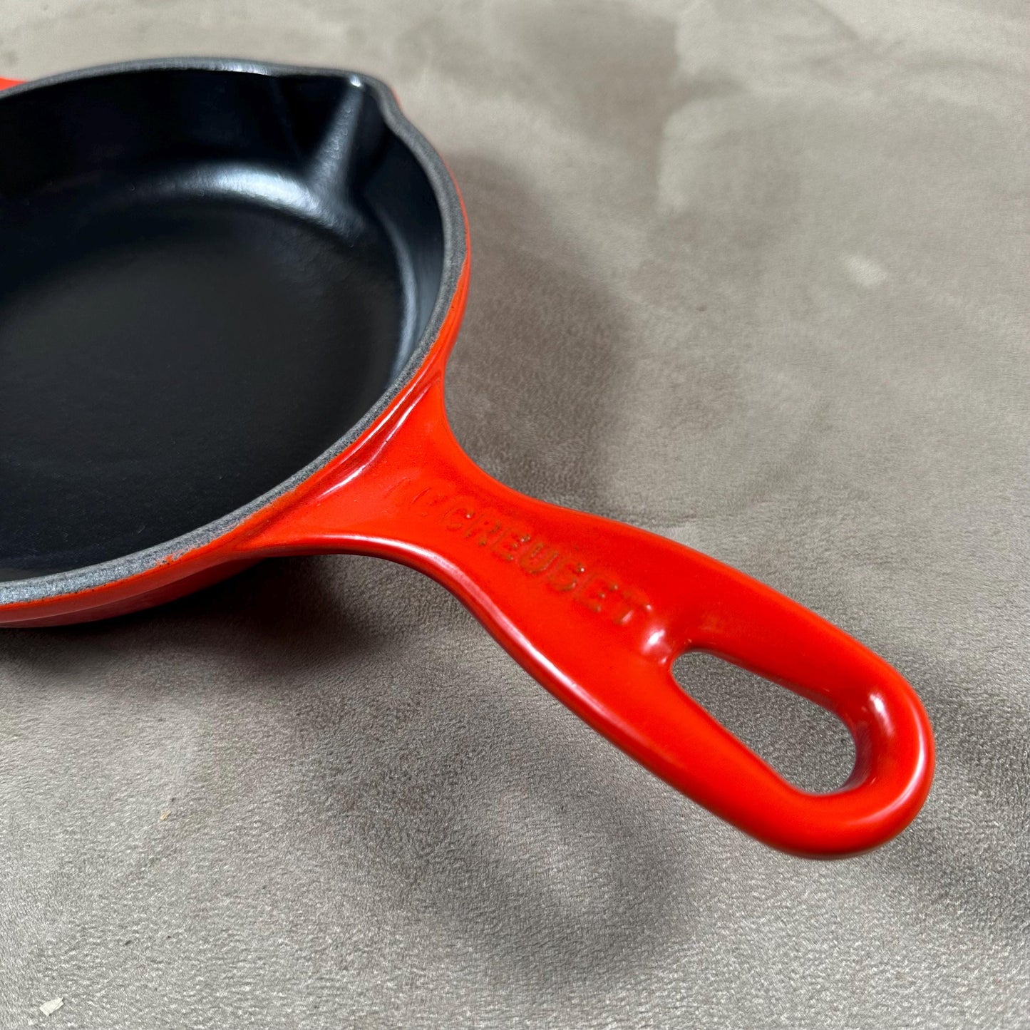 Skillet Le Creuset en fonte émaillée rouge avec poignée vintage made in France Taille 16